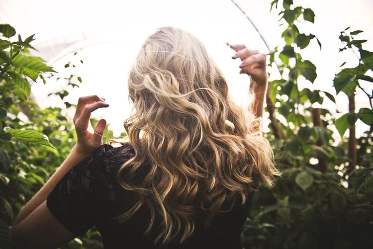 Blow Dry Bar explica en qué consiste un Balayage, cómo debe ser según el cabello y qué tipos hay