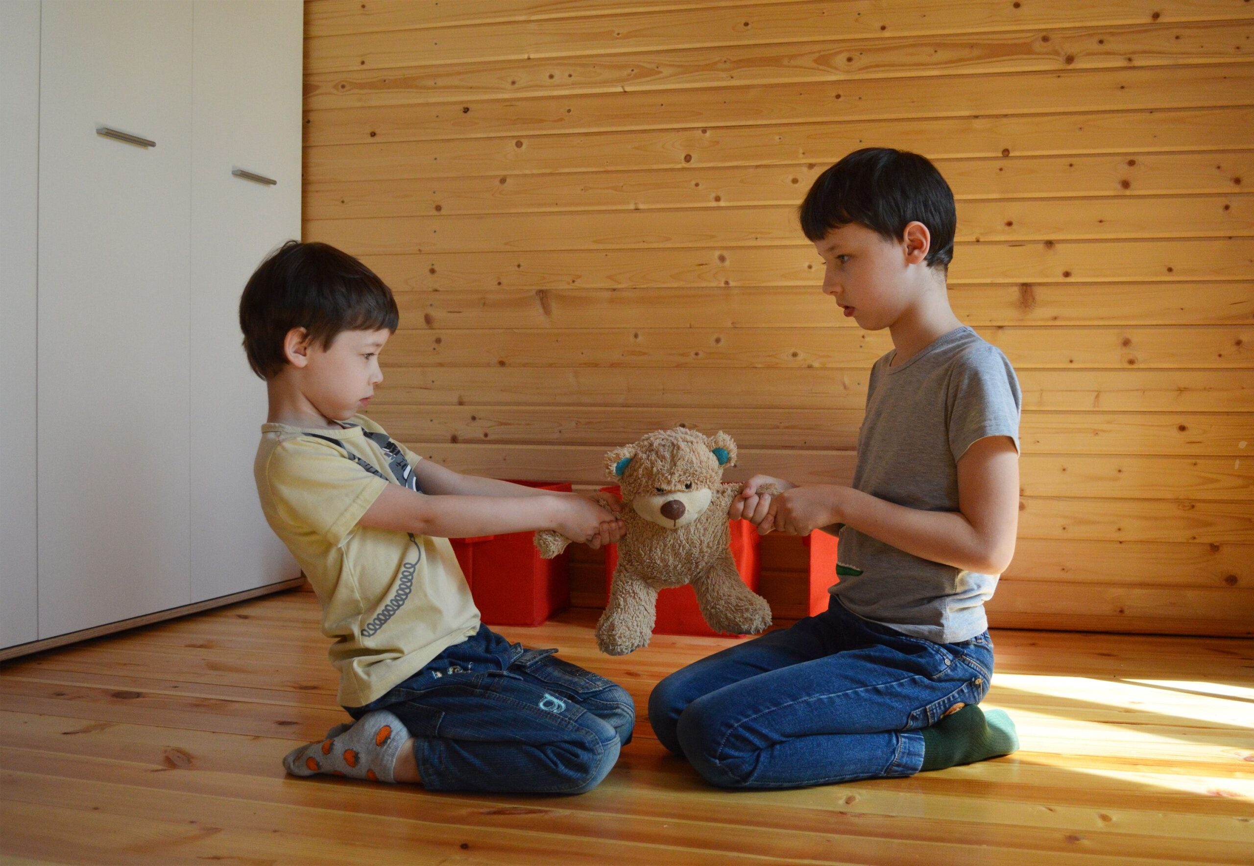 Nanas & Co presenta algunos consejos para que las familias puedan atajar la rivalidad entre hermanos