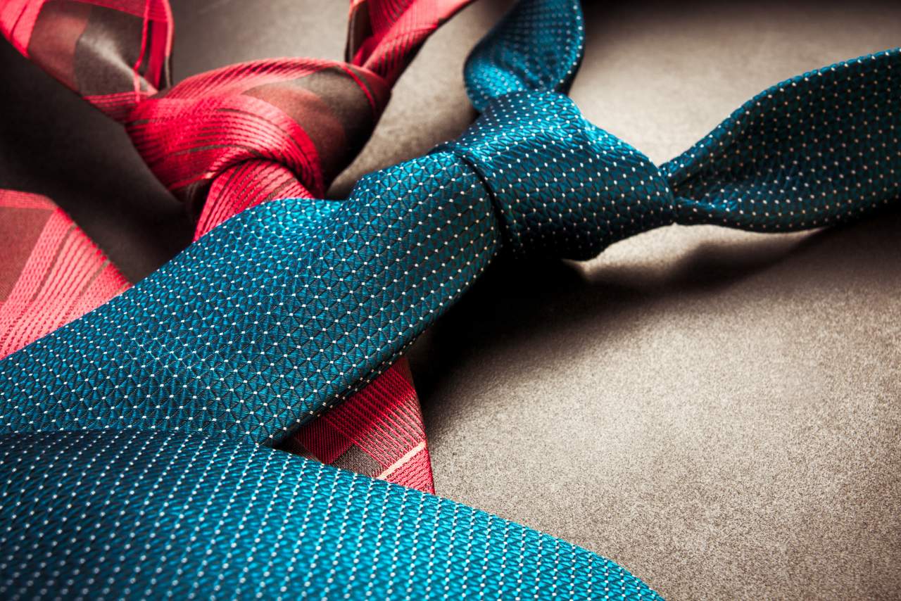 Pañuelo para el cuello de hombre en Josvil: la elegancia del buen vestir