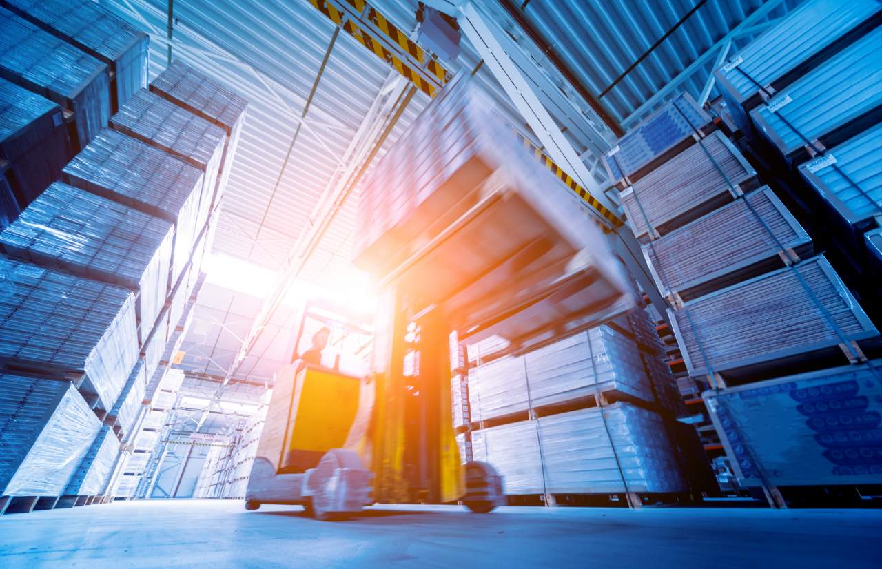 HP Elevación, se espera que las carretillas elevadoras en España aumenten su demanda en 2021 tras la activación de los comercios