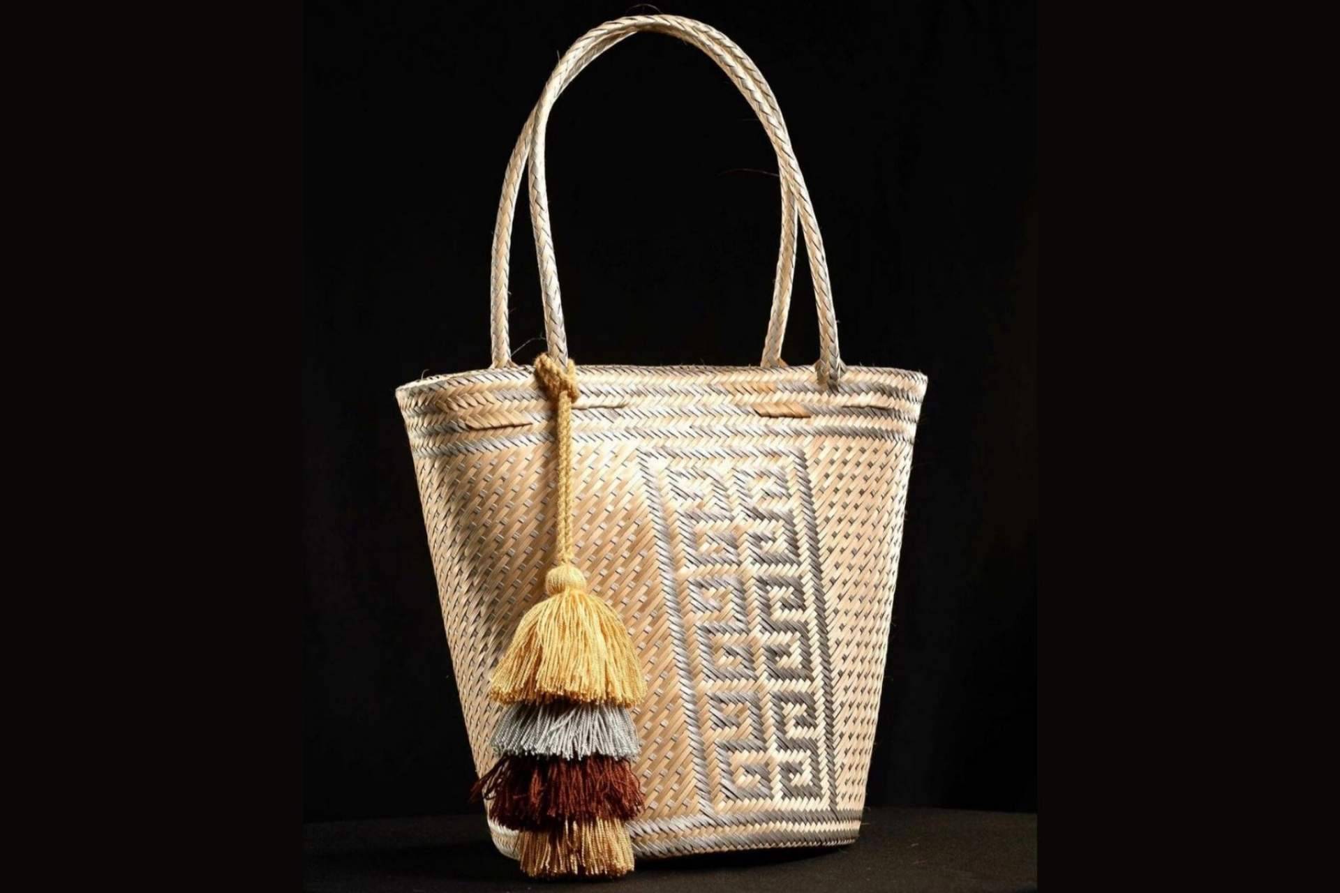 El arte de la etnia Wayuu llega a manos de las españolas con la colección de capazos de palma de la tienda Design & Handmade