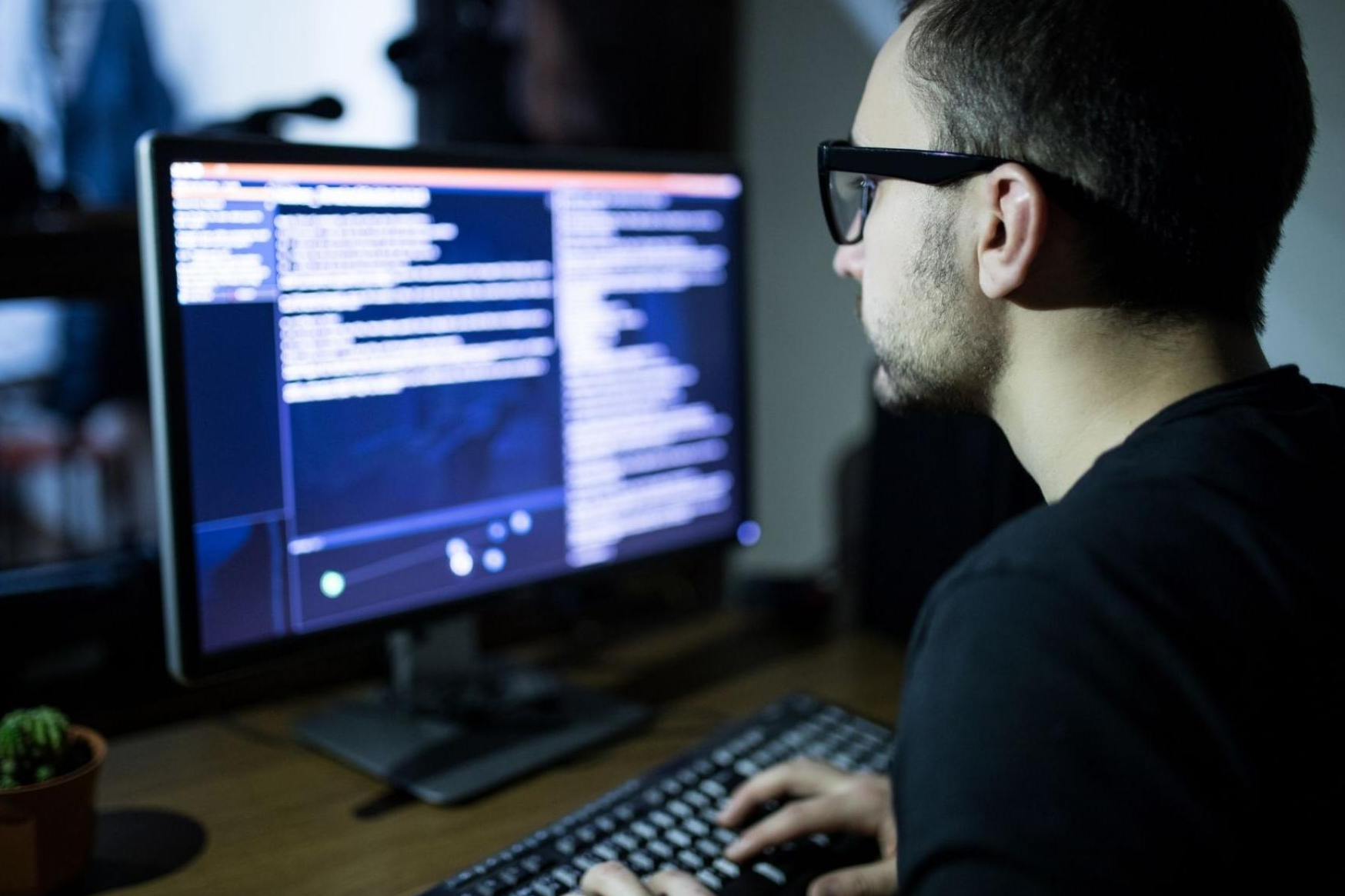 ¿Qué es un Hacker? la explicación de la mano de los especialistas de Hackrocks