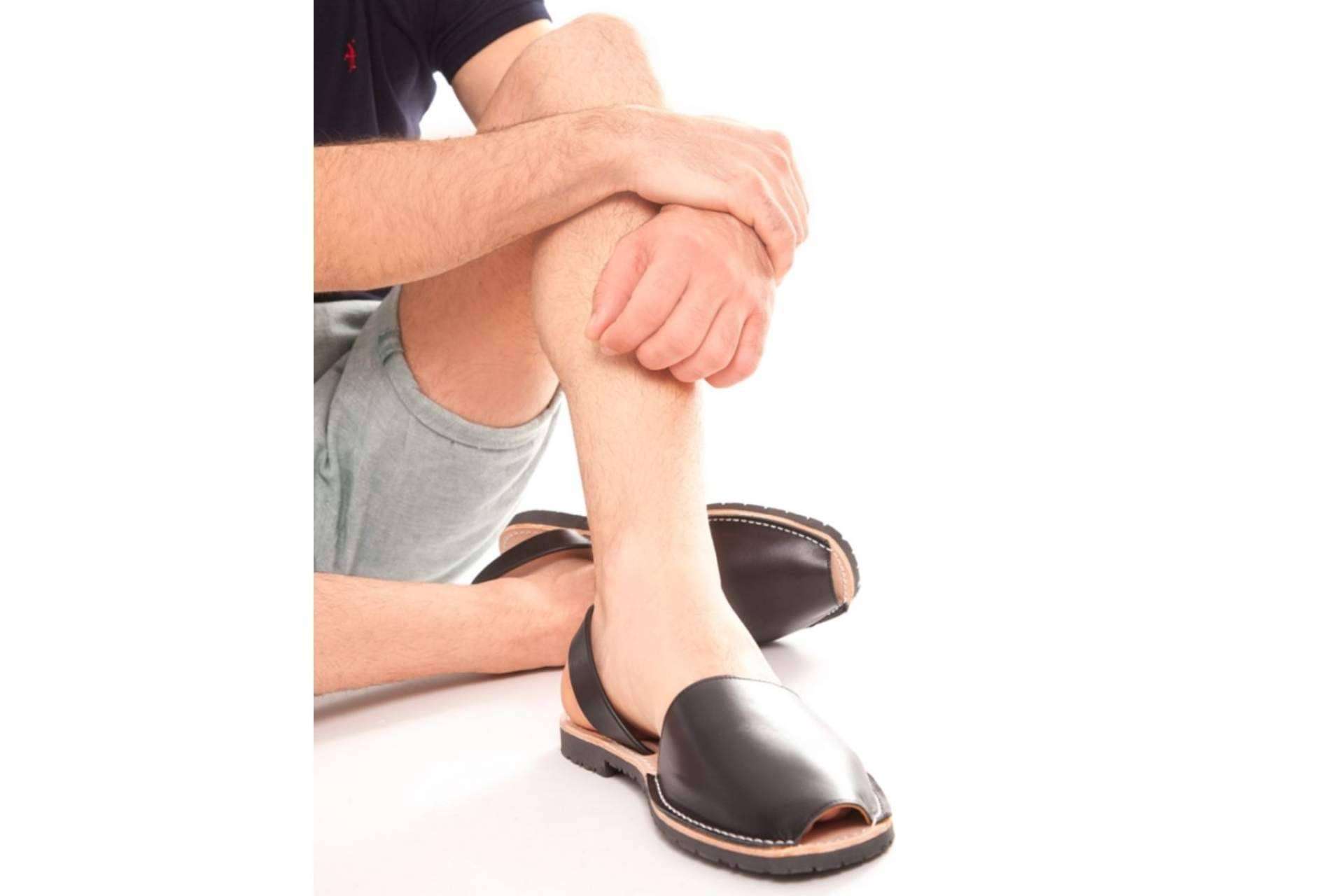 El accesorio imprescindible para este verano: las menorquinas hombre de Markaroli