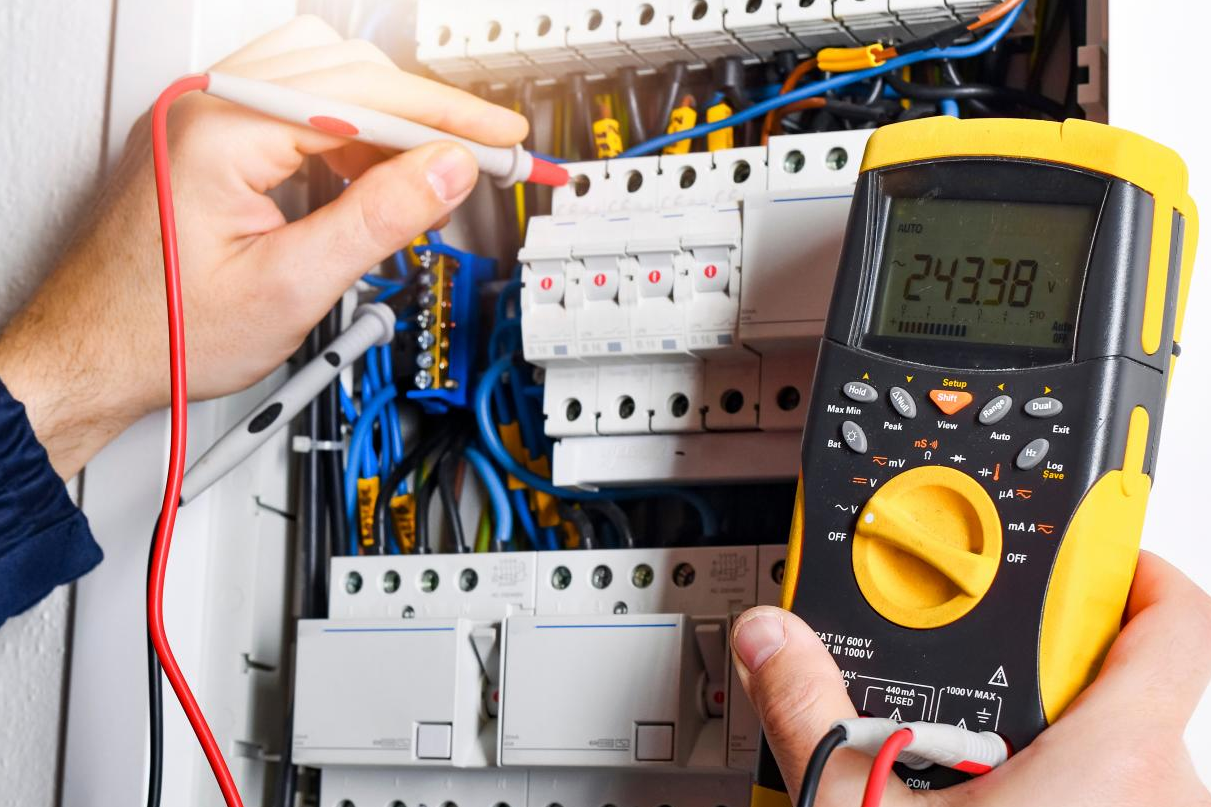 Encontrar electricistas en Zaragoza ahora es más sencillo con Trabajo Autónomos
