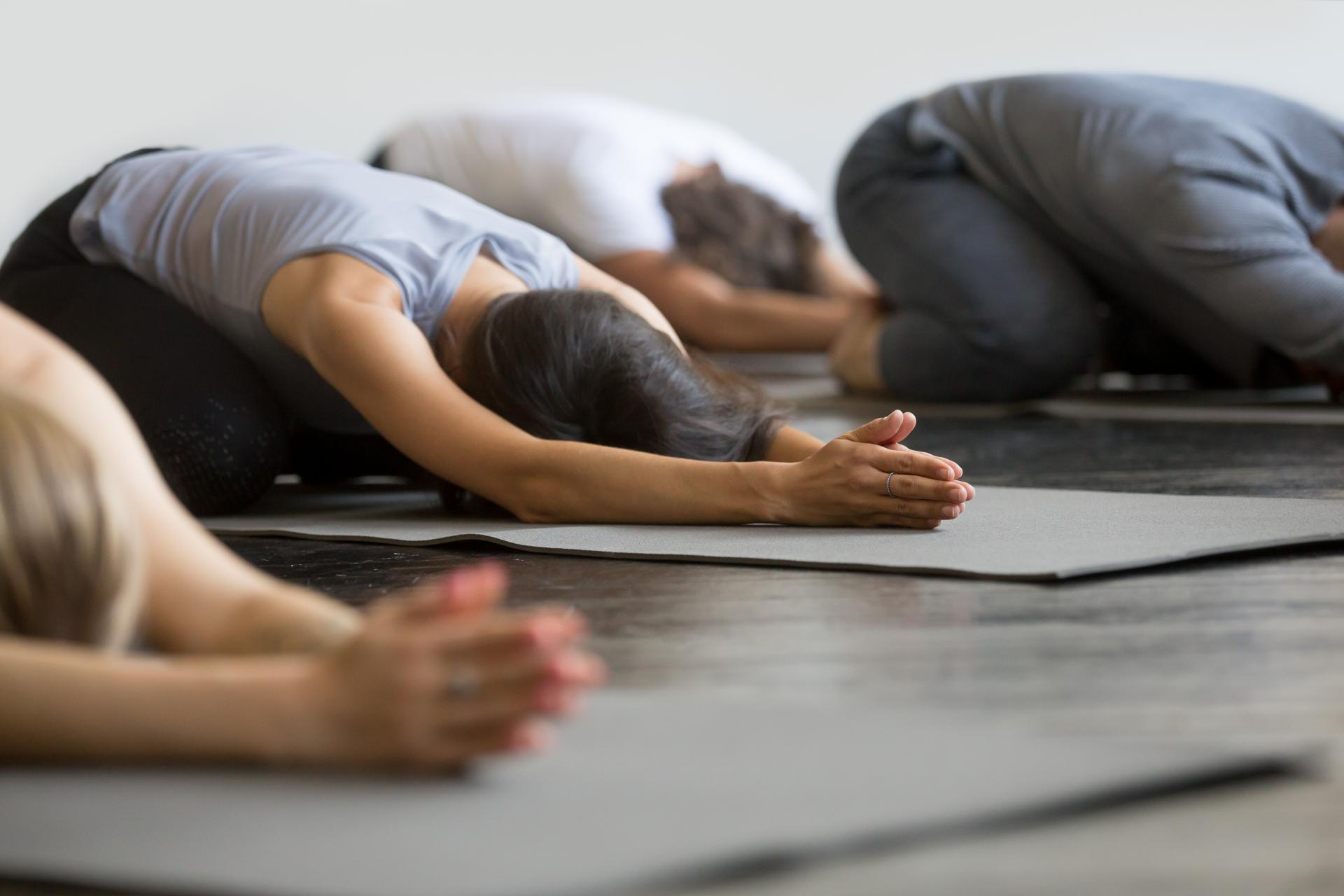 ¿Cómo practicar yoga online?: Escuela de Yoga Nazaret Hermida da respuestas