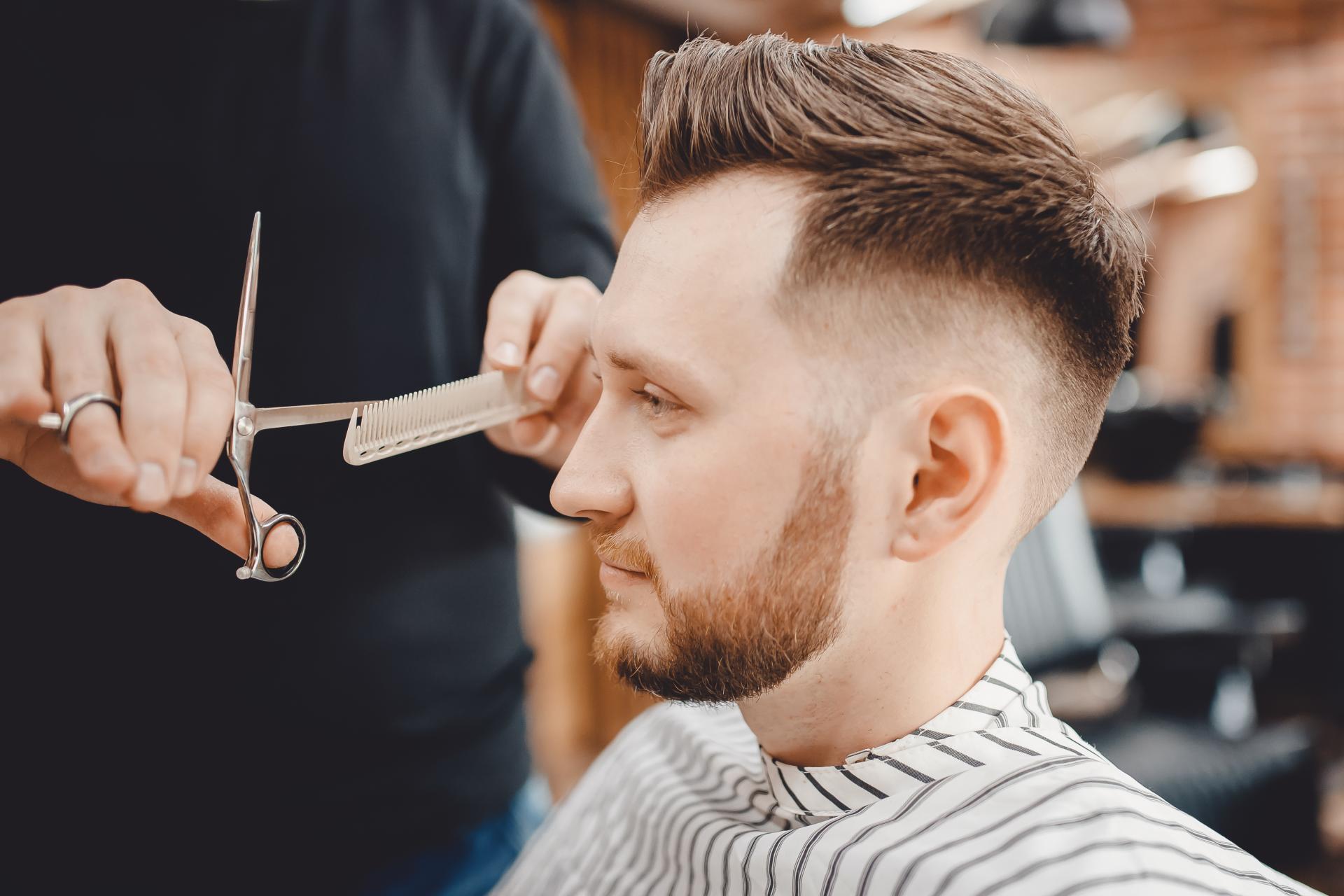 Formación de Peluquería de Caballeros, la peluquería para hombre en Madrid que ofrece cortes de pelo gratis