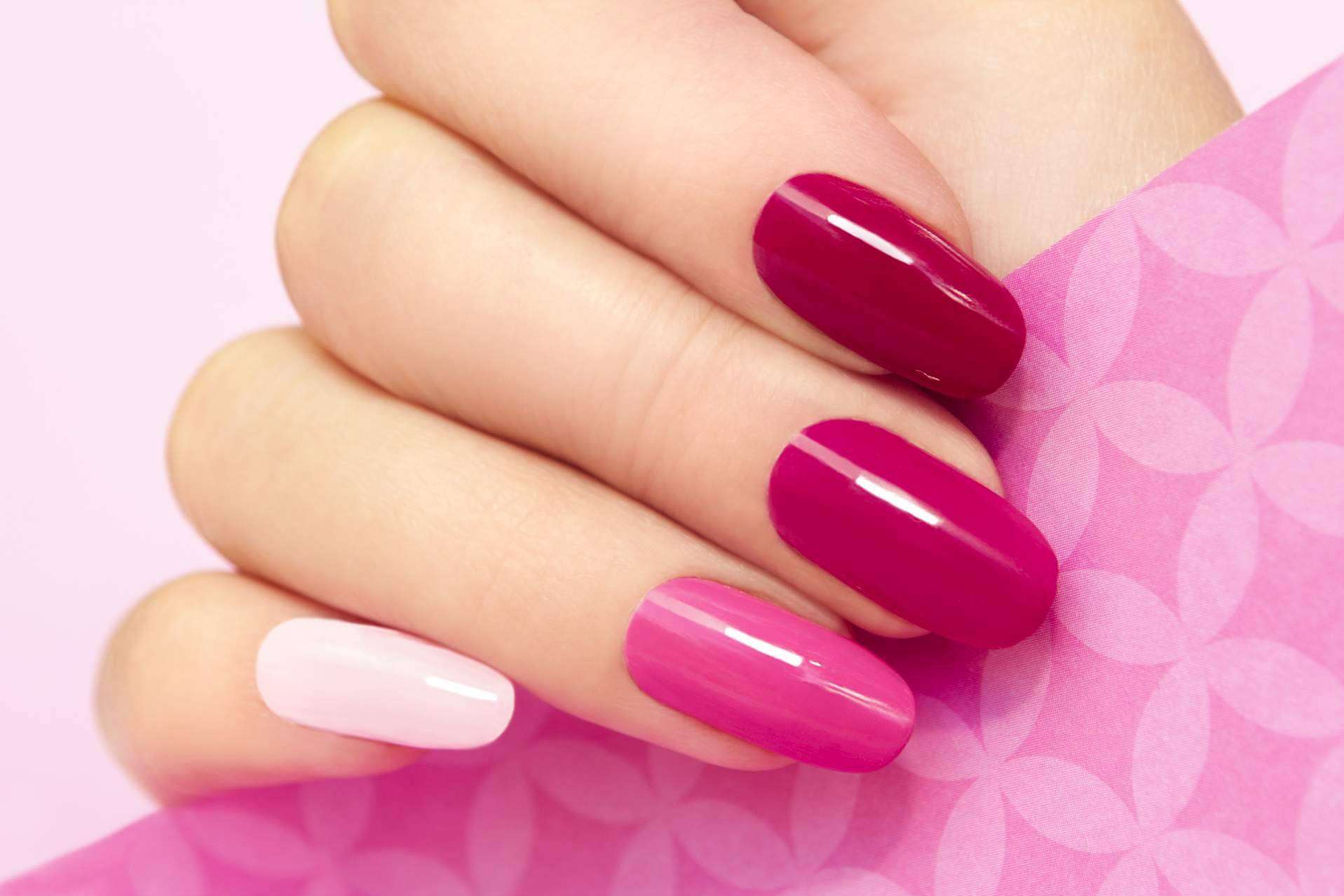 La técnica de las uñas de gel con SEMILAC