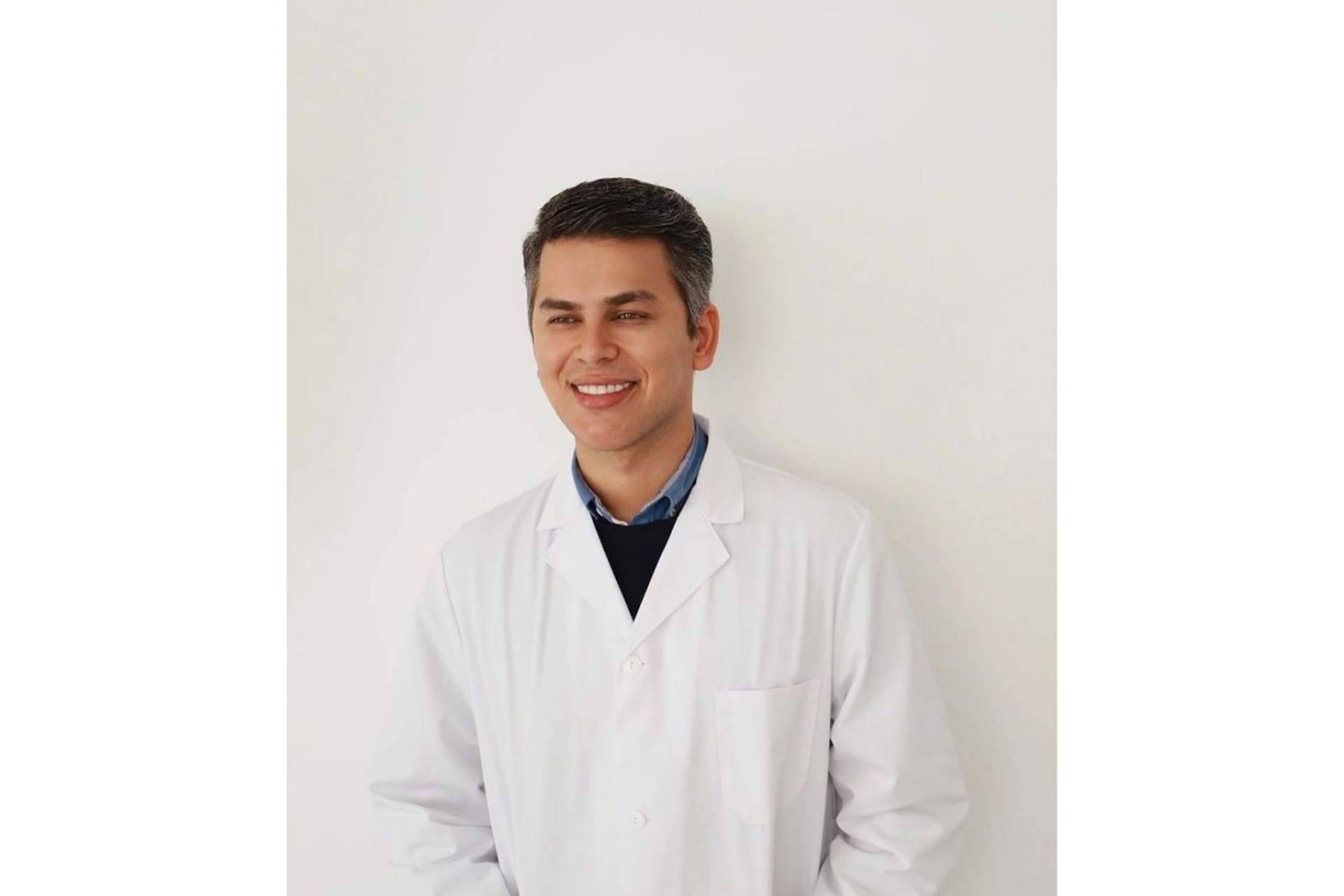 Revitalizar la expresión facial de mujeres y hombres mediante los tratamientos estéticos del doctor Castellar