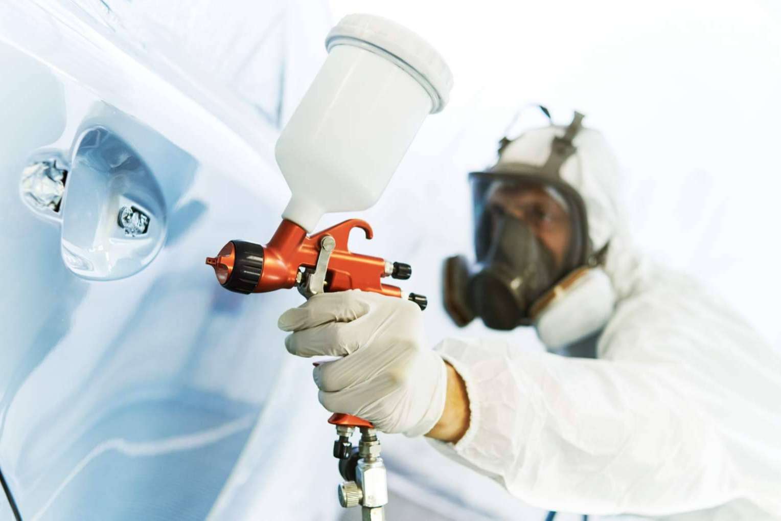 Formarse en cursos de chapa y pintura eminentemente prácticos con el Instituto Técnico de Automoción