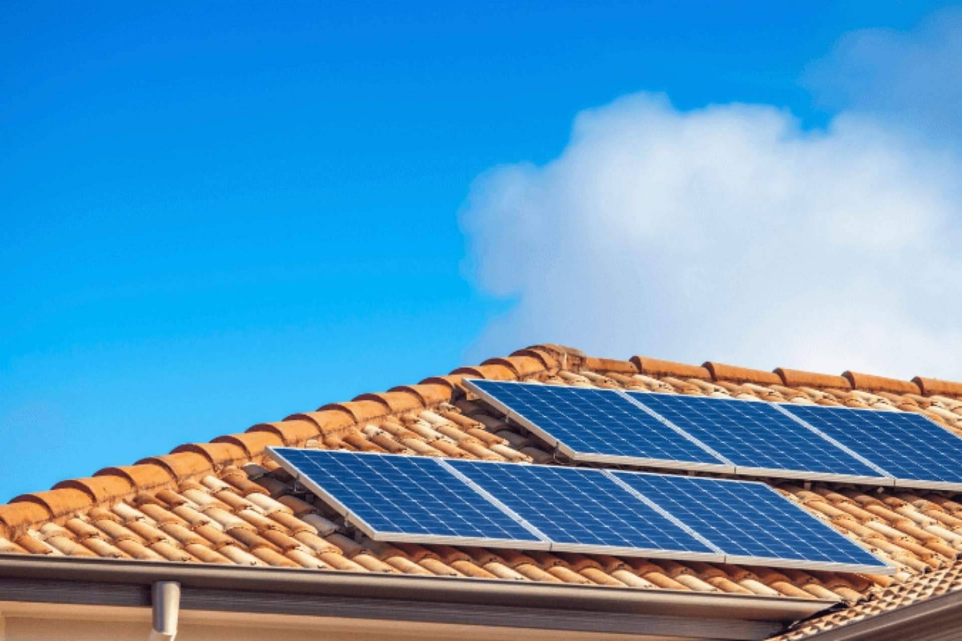 ¿Cuál es la empresa de referencia en la región de Murcia y Alicante en la instalación de placas fotovoltaicas? GarciGas