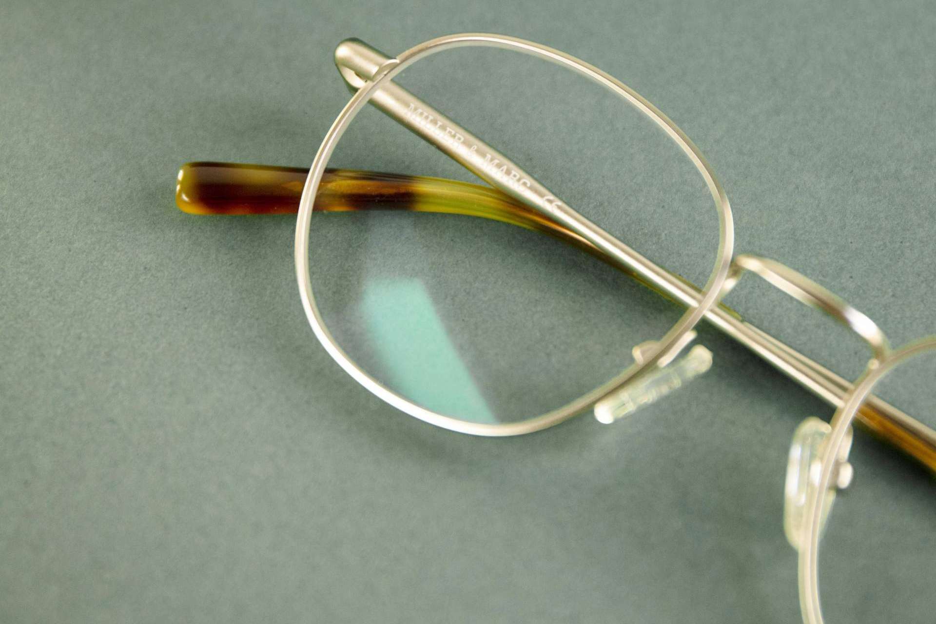 Miller & Marc protege la vista ante la luz de las pantallas con las gafas con filtro azul