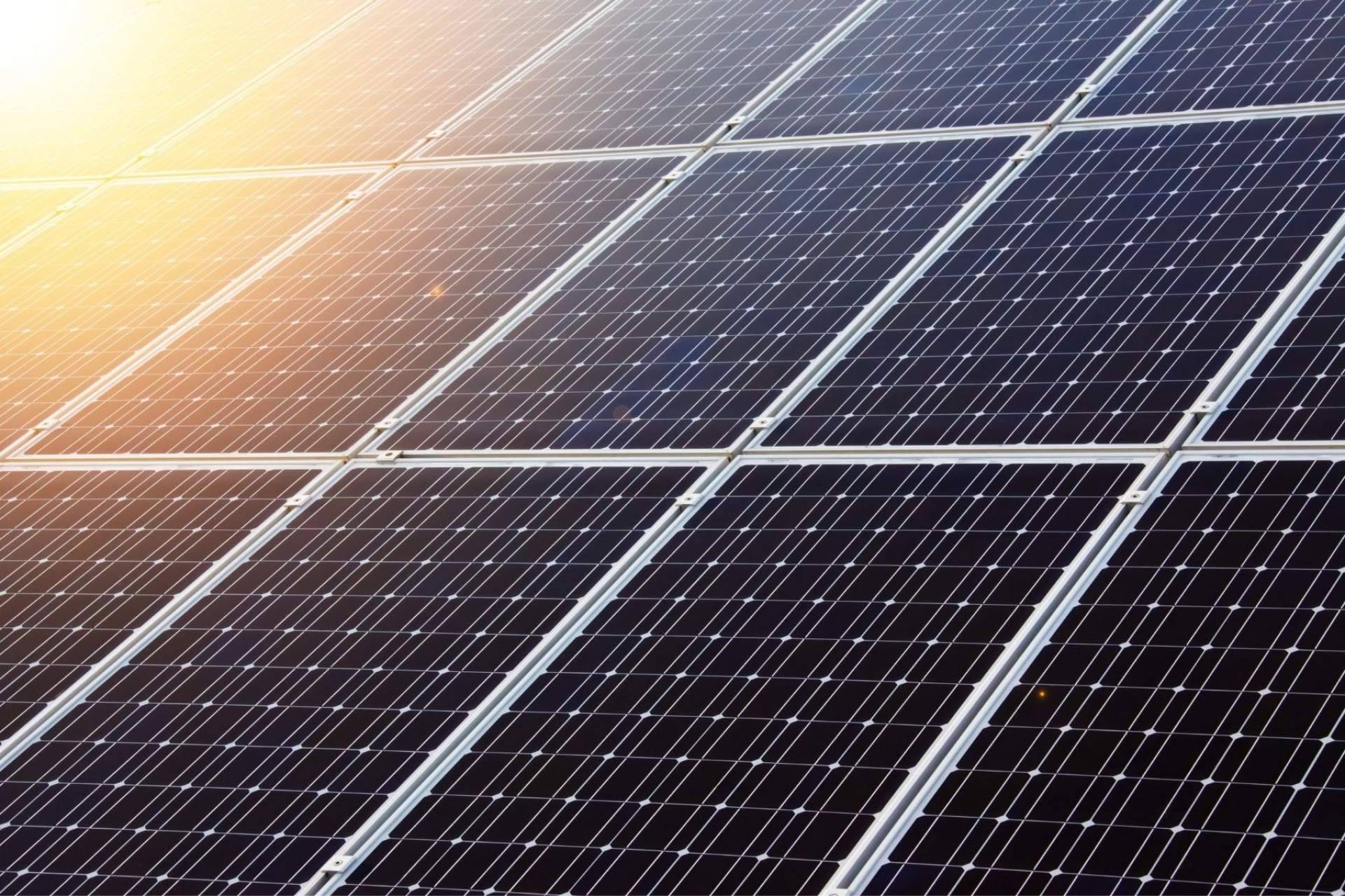 Solar Energy asesora sobre la diferencia entre las placas solares térmicas y los paneles solares fotovoltaicos