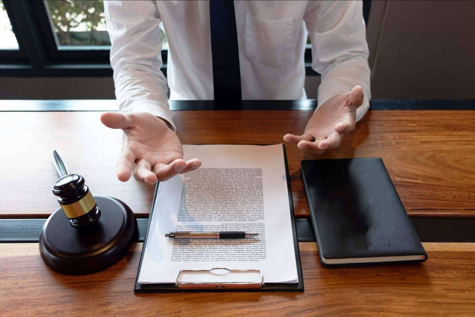 Ackermann & Schwartz Attorneys: servicios de reestructuración de empresas y compras de negocios en distress