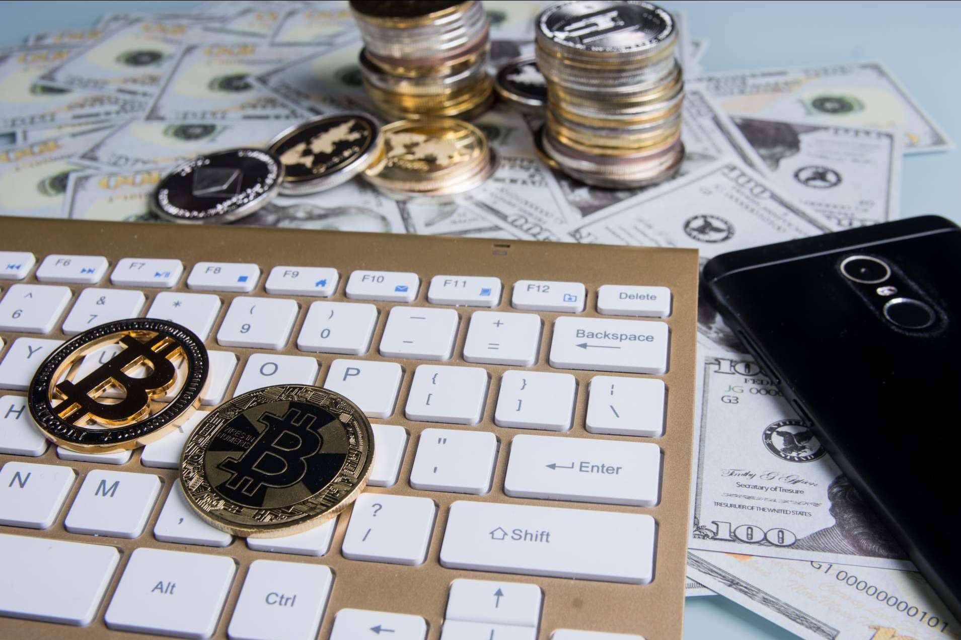 Servicios en tributación de minado de criptomonedas con Ilia Consulting