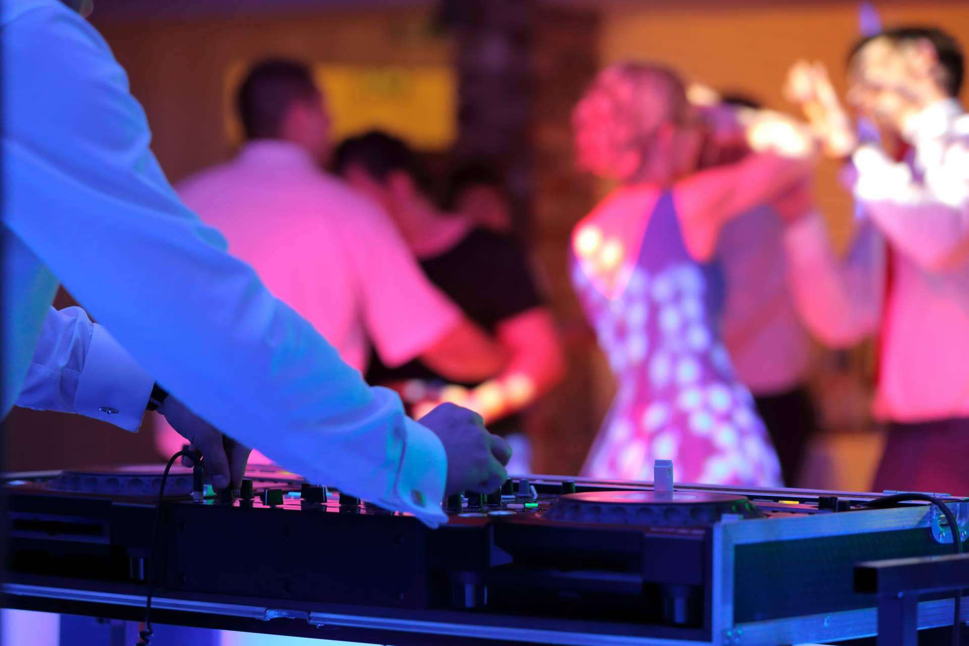 Iñaki Musik: encontrar la música y el DJ idóneos para cada ocasión