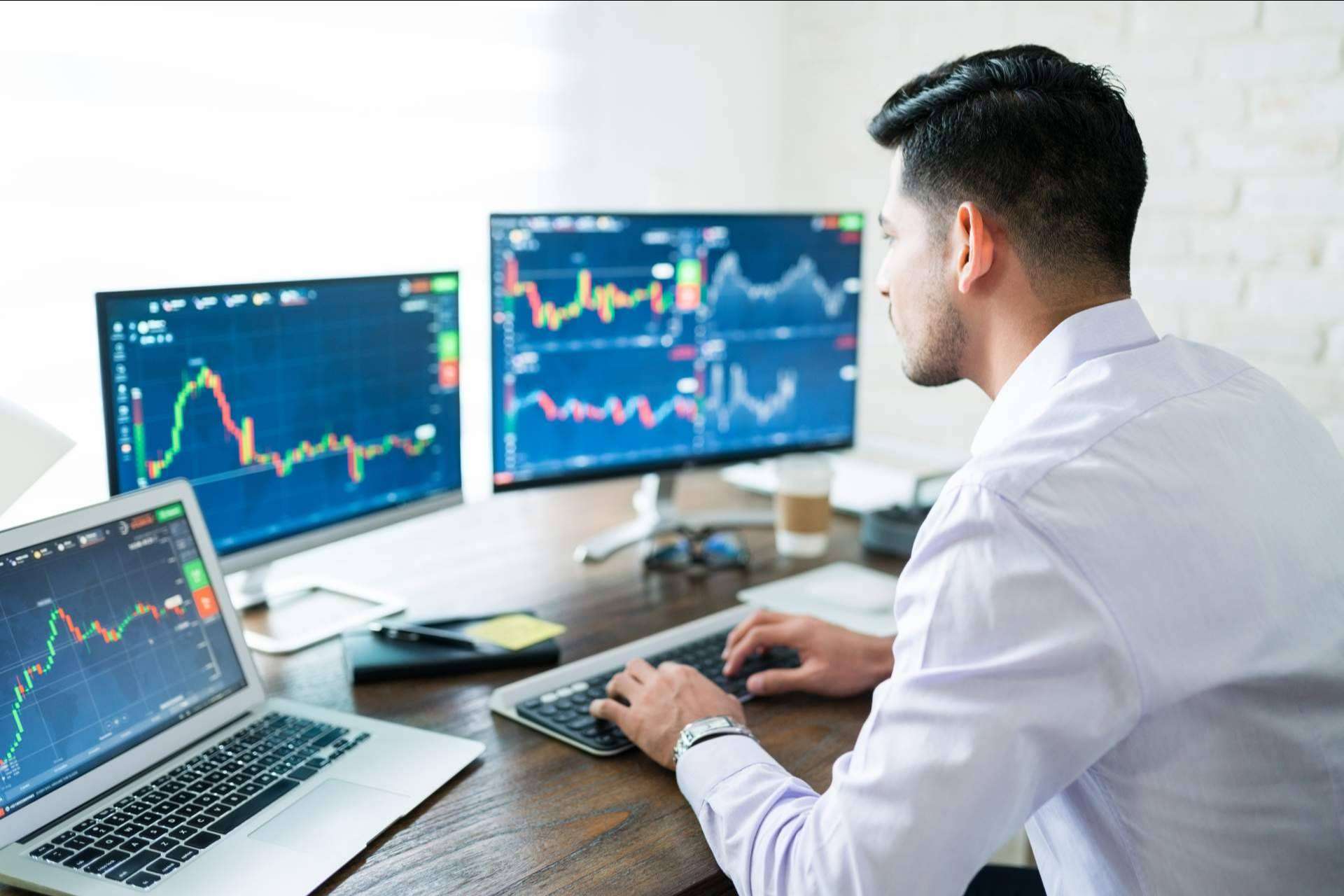 Las ventajas del curso para ganar en trading de Área de Inversión