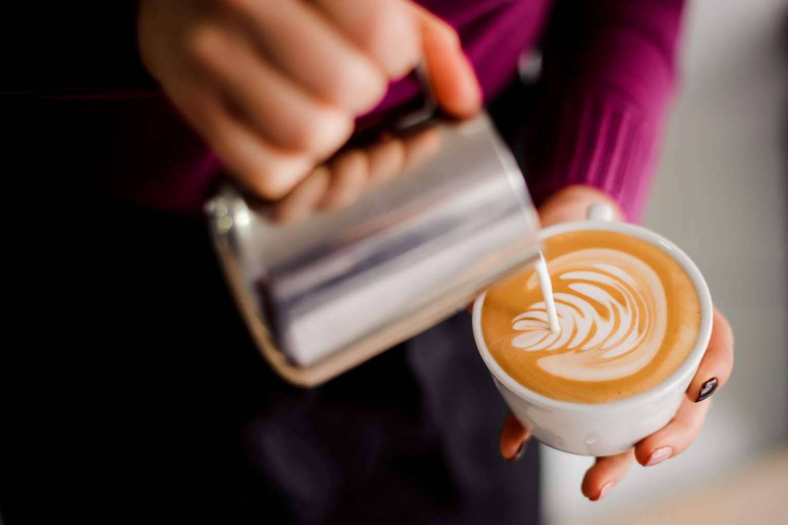 Cafetería Las Palmeras: vivir la sensación única de desayunar en una cafetería local de Madrid