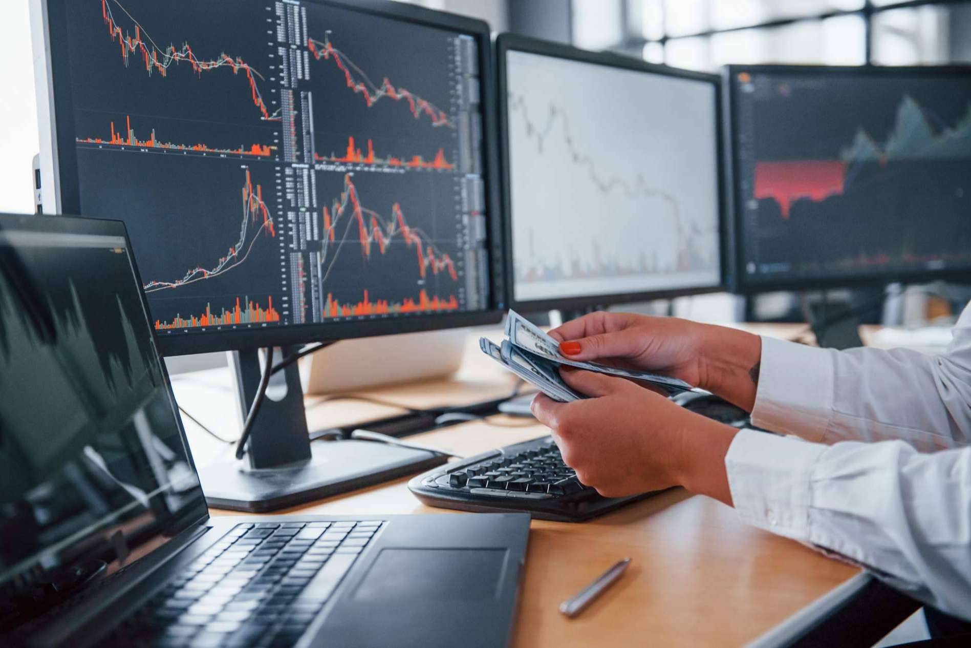 ¿Cómo complementar la formación con plataformas de trading?: Área de Inversión