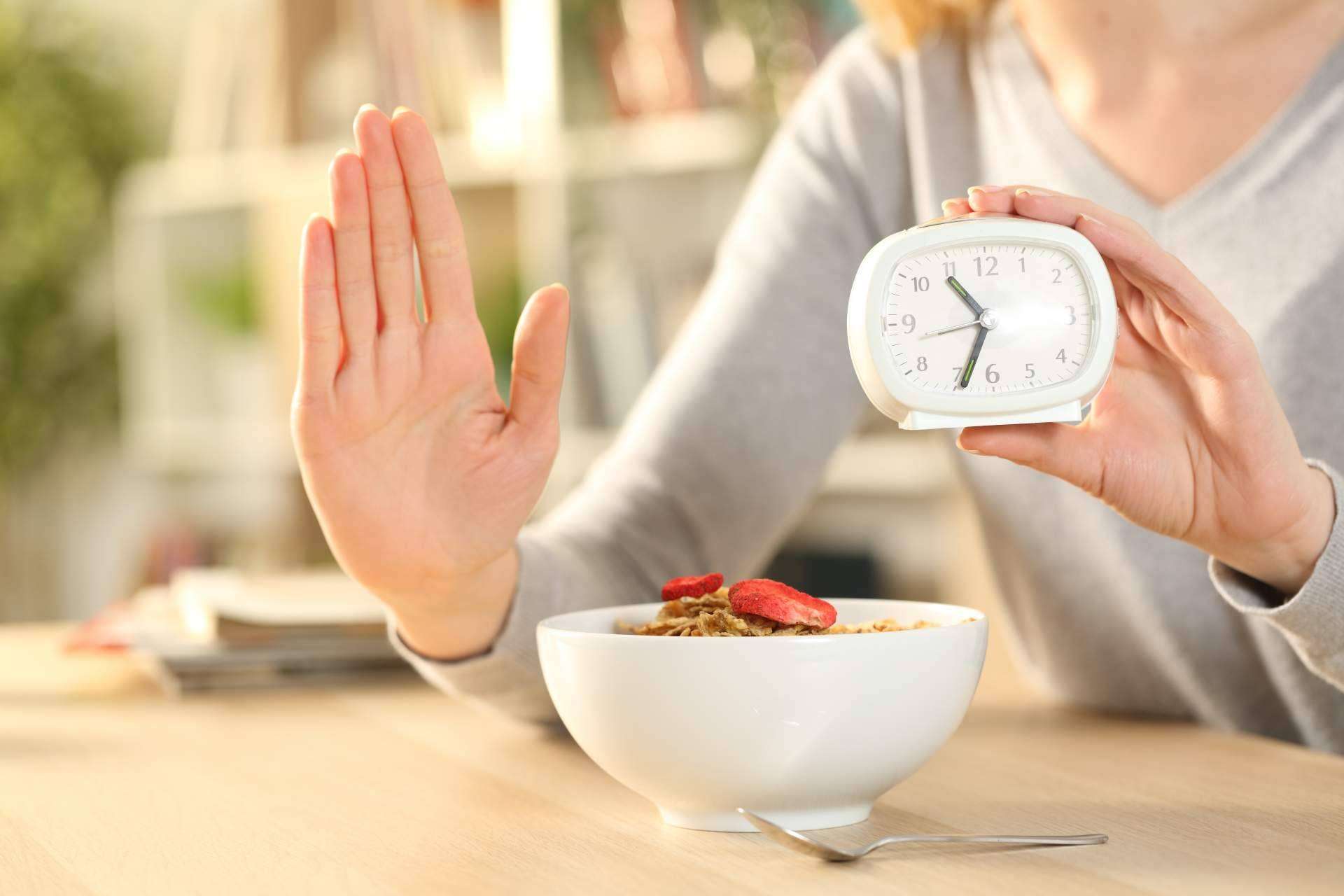 El rey de las no-dietas: el ayuno intermitente se consolida como una de las alternativas favoritas
