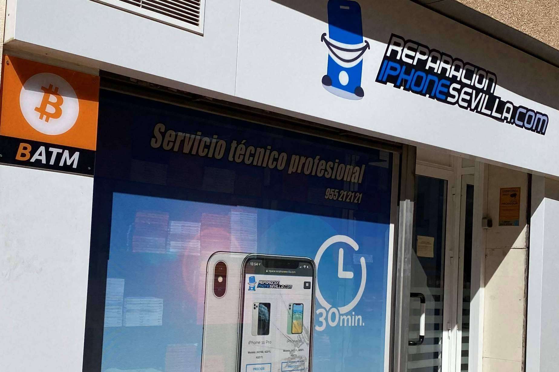 Comprar criptomonedas en el cajero Bitcoin en Sevilla situado en Reparación iPhone Sevilla