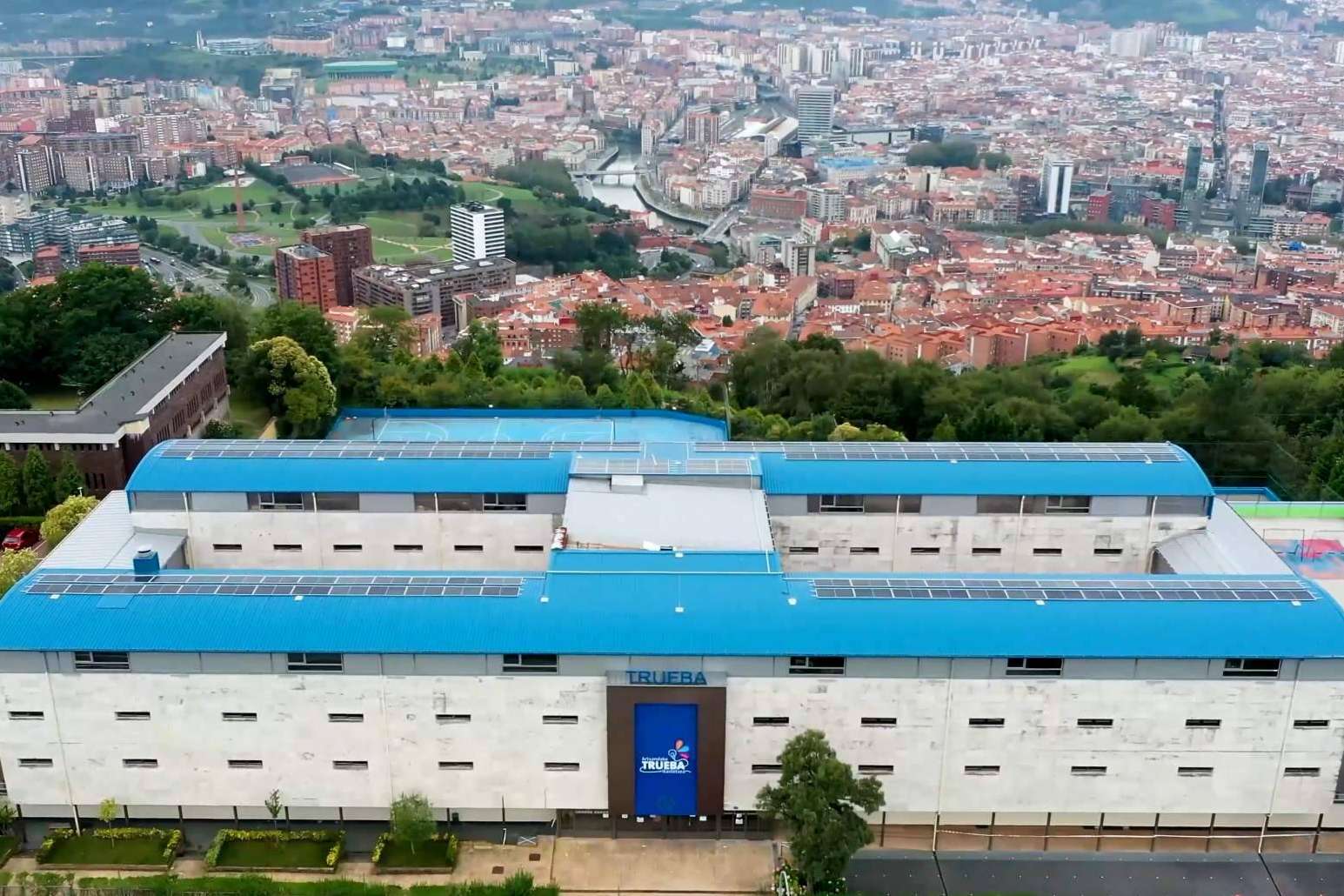 GREENKw es la compañía que ha realizado la mayor instalación de autoconsumo solar de un centro educativo en Bilbao