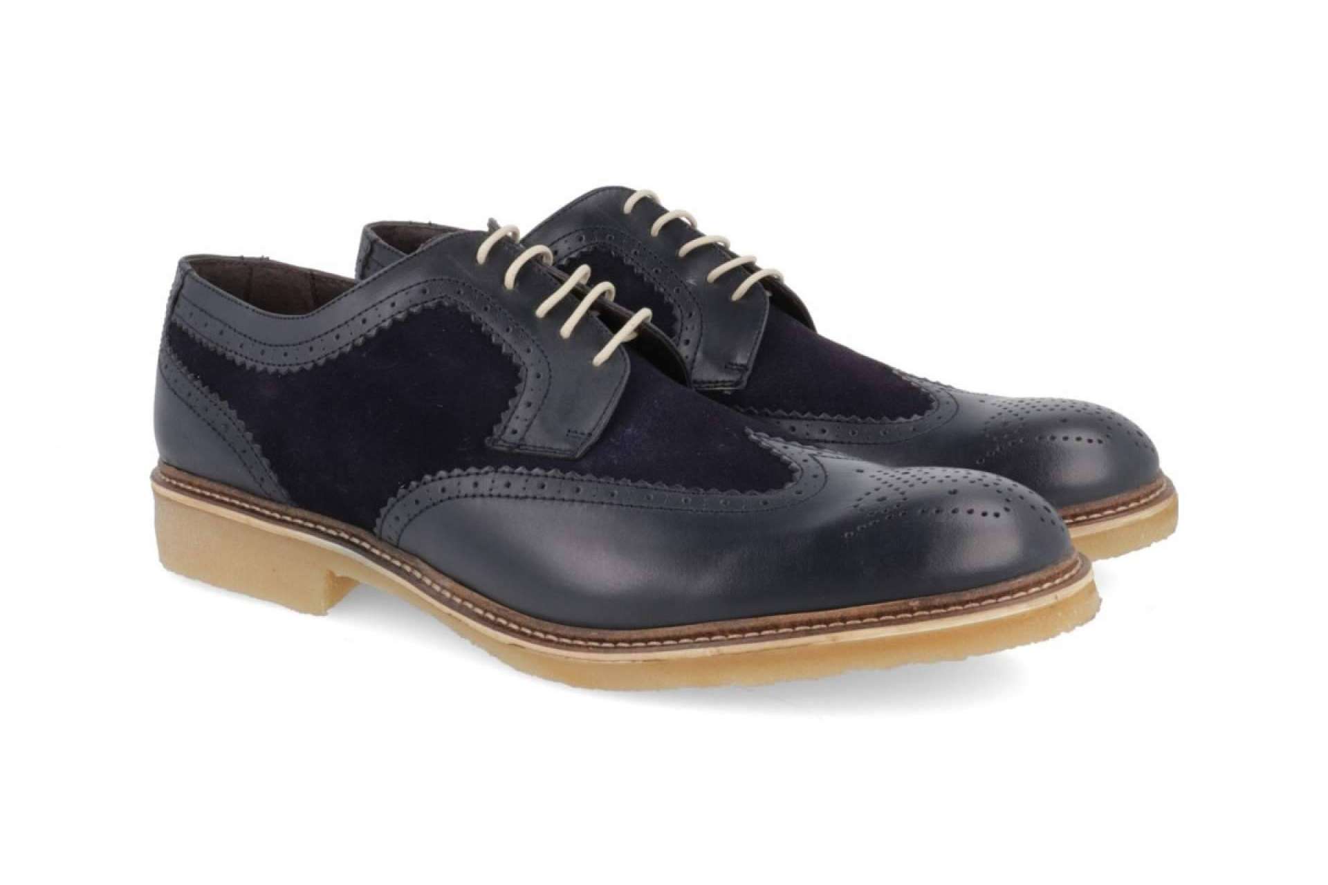 El complemento perfecto para el hombre actual son los zapatos Derby de Ortiz & Reed