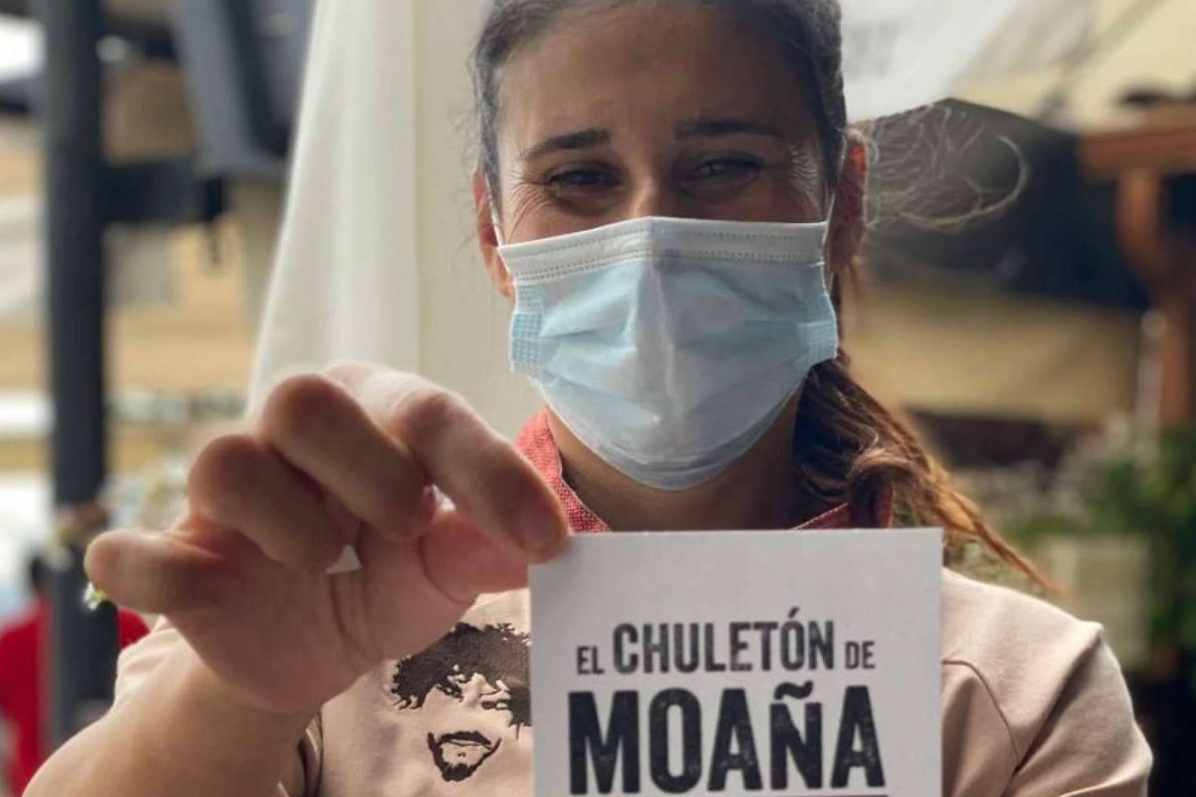 Toda una referencia en carne y vino en Galicia de la mano del hombre que pasea las carnes y Taberna A de Lino