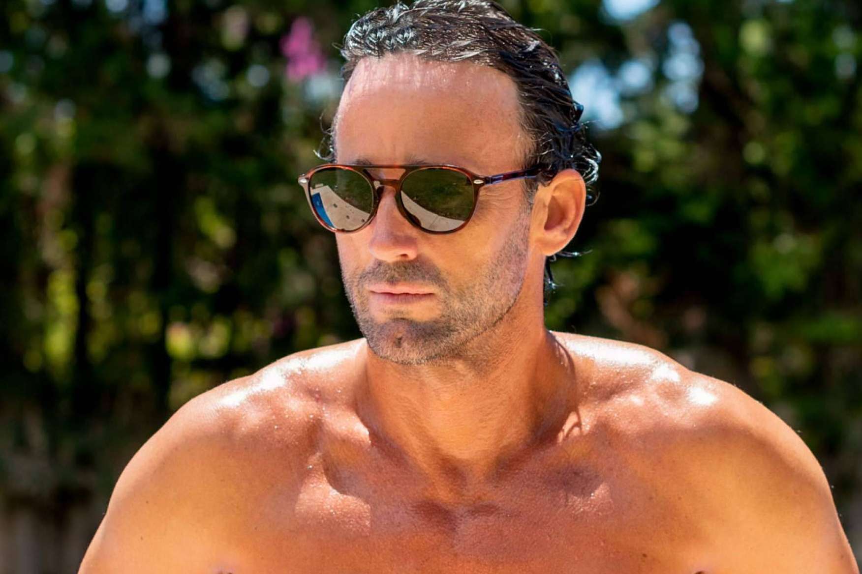 Muchos famosos optan por las gafas de SunBahs para completar sus looks