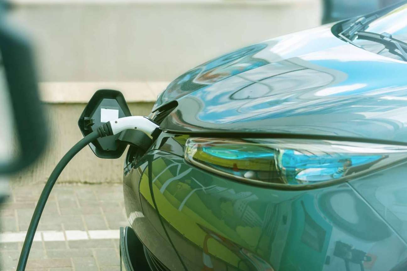 Puntos de recarga para vehículos eléctricos en parking comunitario de la mano de Enchufamos Tu Coche