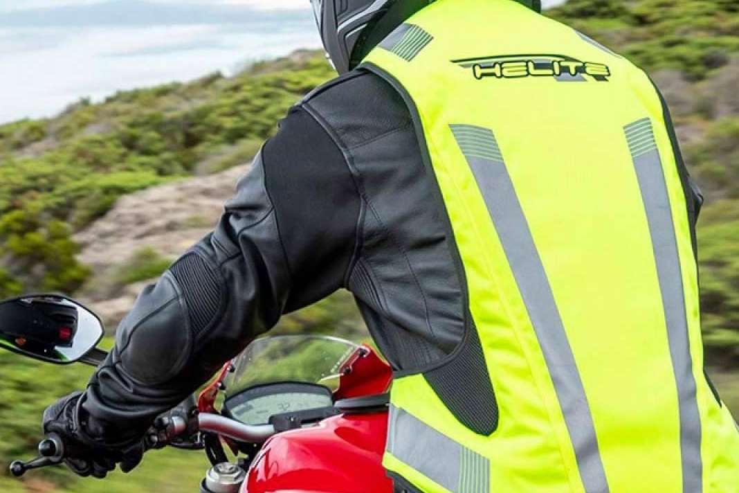 La importancia de protegerse con un chaleco airbag moto de la tienda Babiek