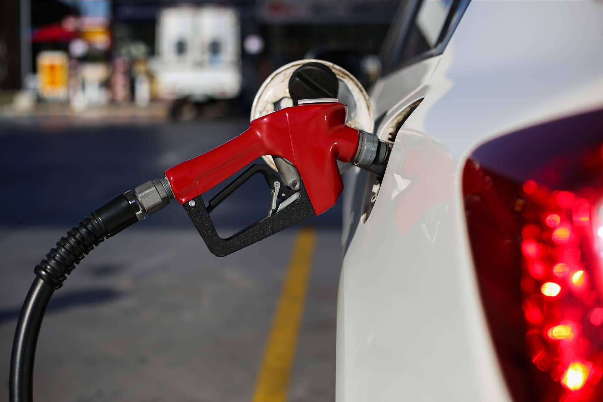 Ahorrar carburante en plena subida de precios con Eco Carburante Motors
