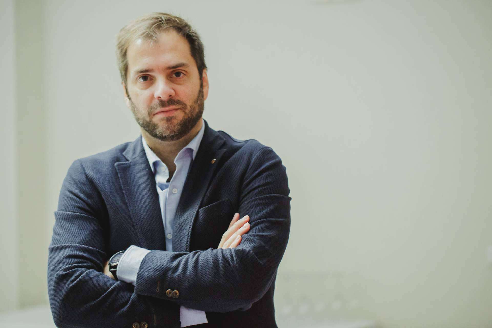 Impulsar el crecimiento de una empresa en internet mediante los infoproductos y la asesoría del experto en marketing digital Francisco Rubio