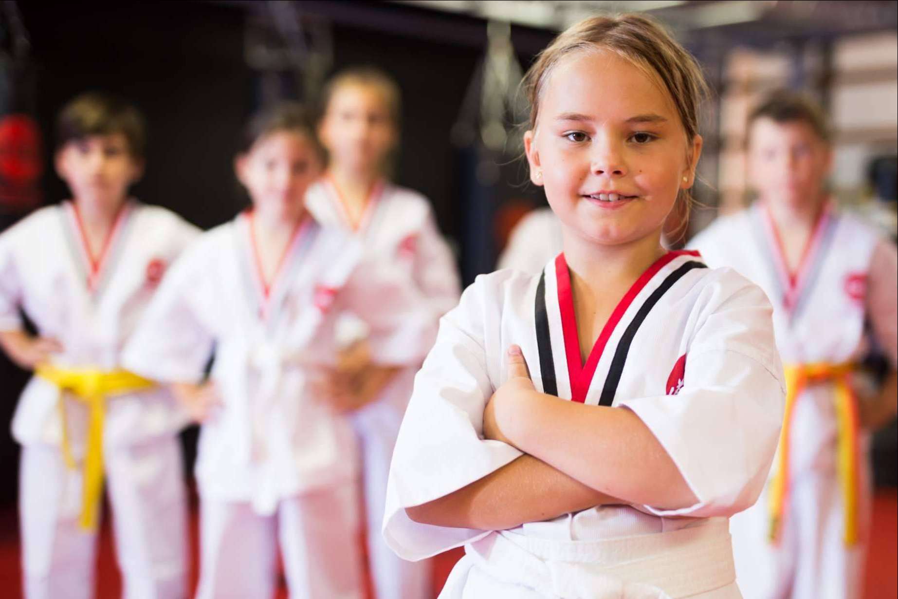 ¿Cuáles son las ventajas de los cursos mensuales de defensa personal femenina de Mugendo?