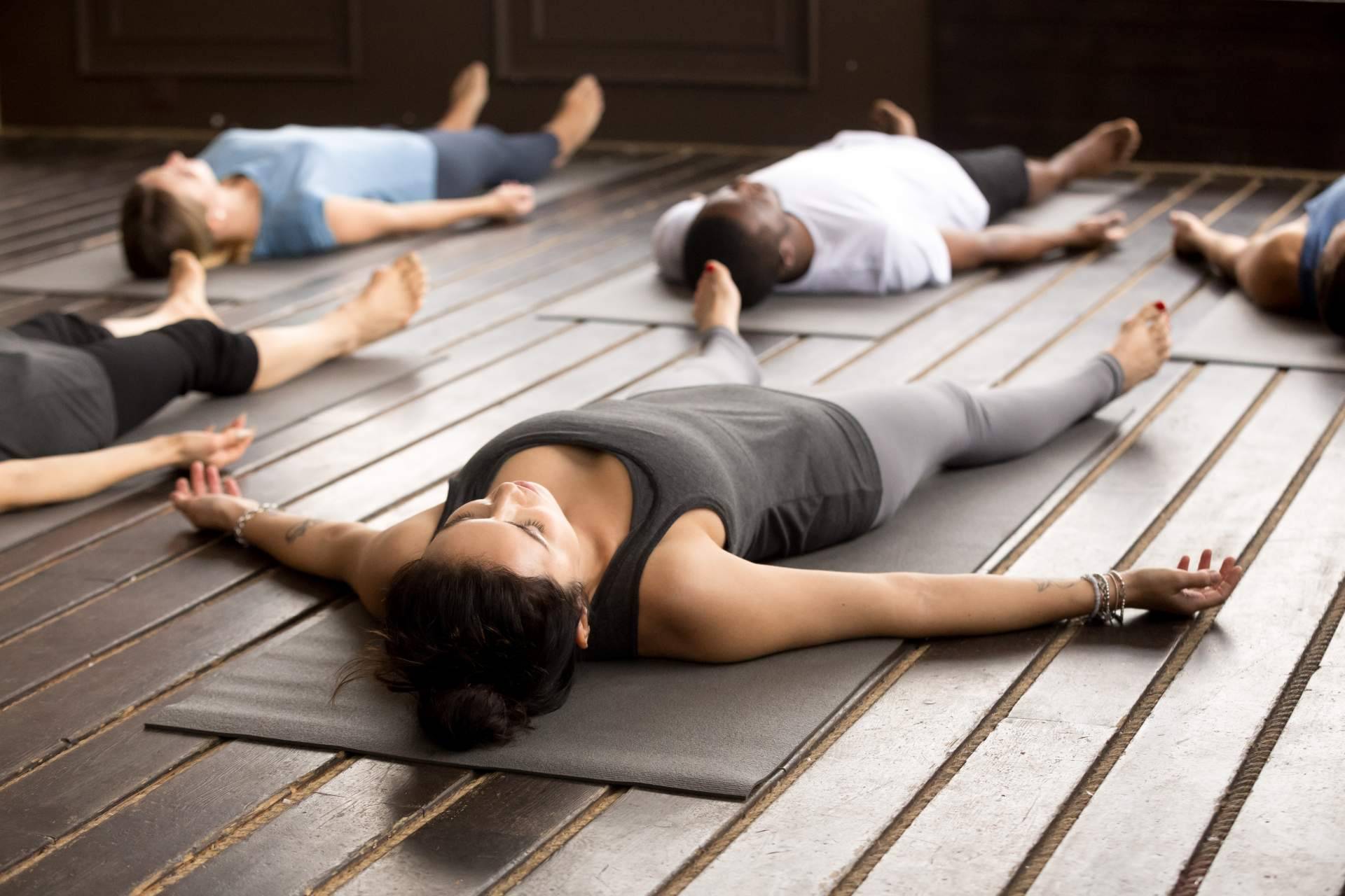 Mirar dentro de uno mismo para conseguir una relajación profunda, la esencia del Yoga Nidra