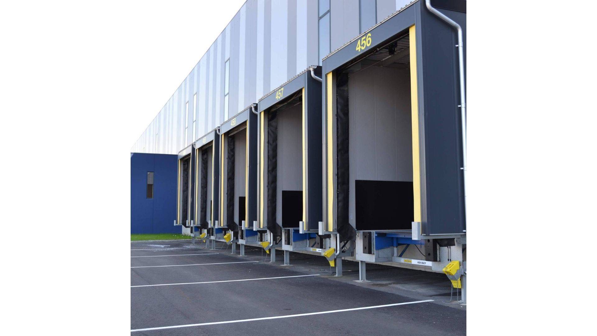 Cómo las puertas automáticas ayudan a la eficiencia energética