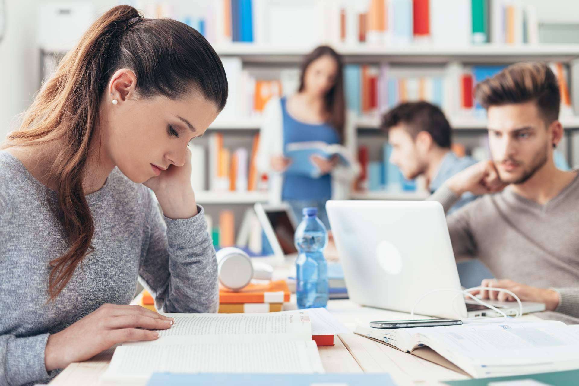 ¿Qué ofrece el antiplagio gratis de Ayuda Universitaria?