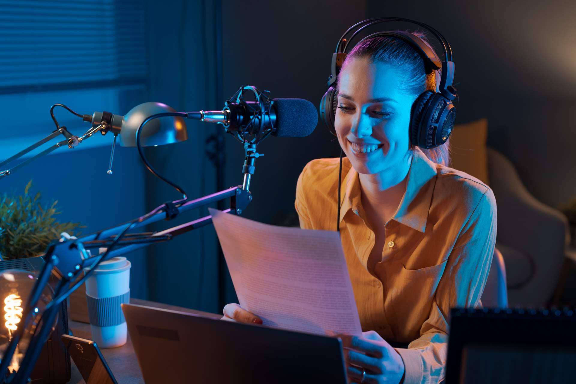 Elegir voces de locutores, un activo para los negocios, según VOCES EN LA RED