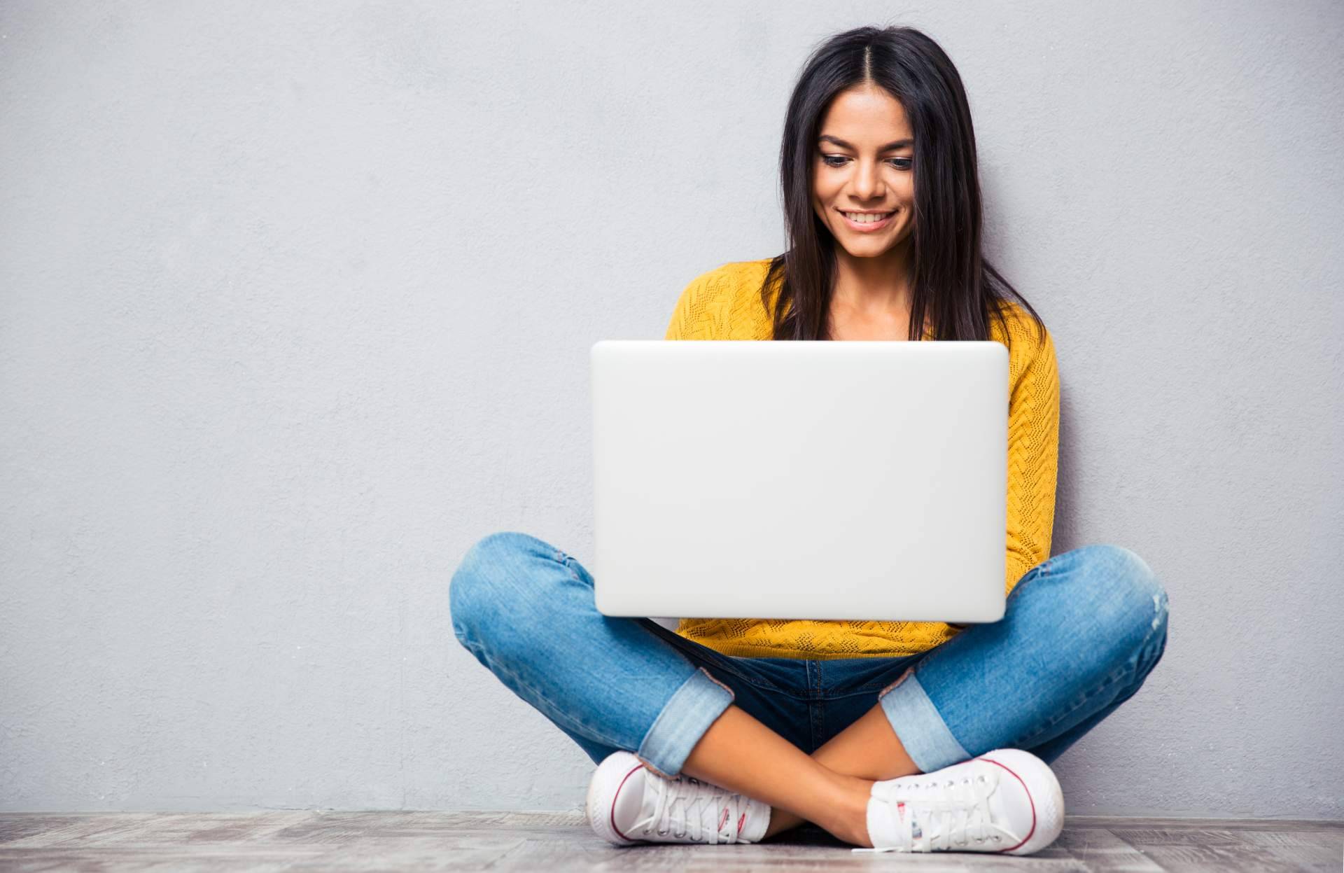 Los cursos gratuitos Madrid de Academia Colón Móstoles en las áreas de marketing, habilidades personales, administración e informática