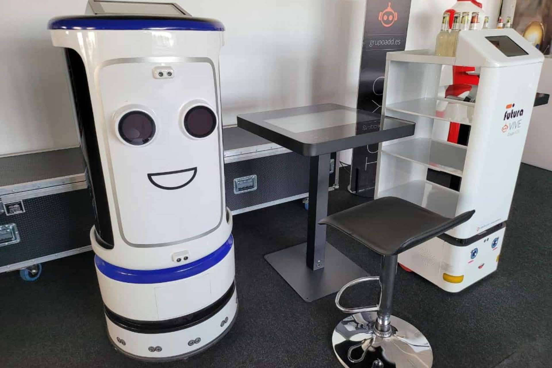 Futura Vive dispone de un robot camarero para hoteles y restaurantes