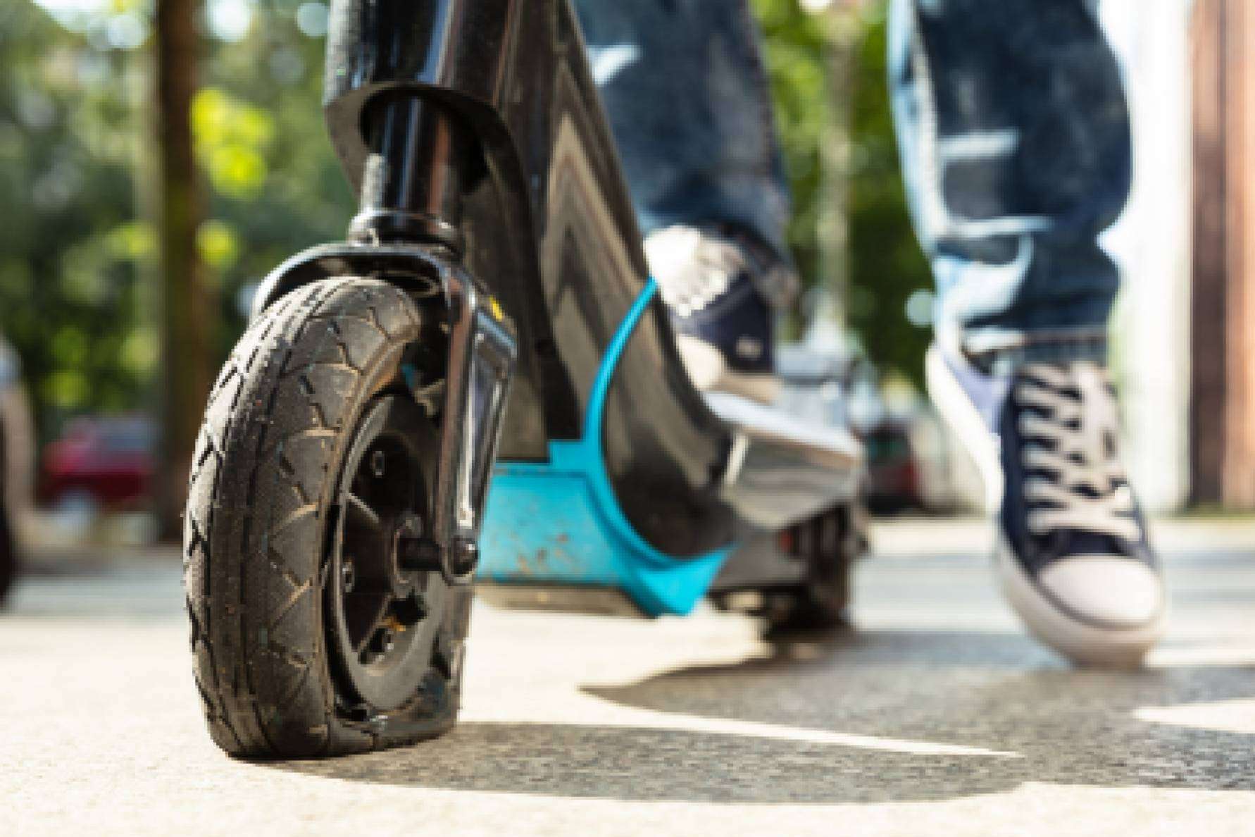 Taller de reparación de patinetes eléctricos HTO Urban Mobility en Madrid