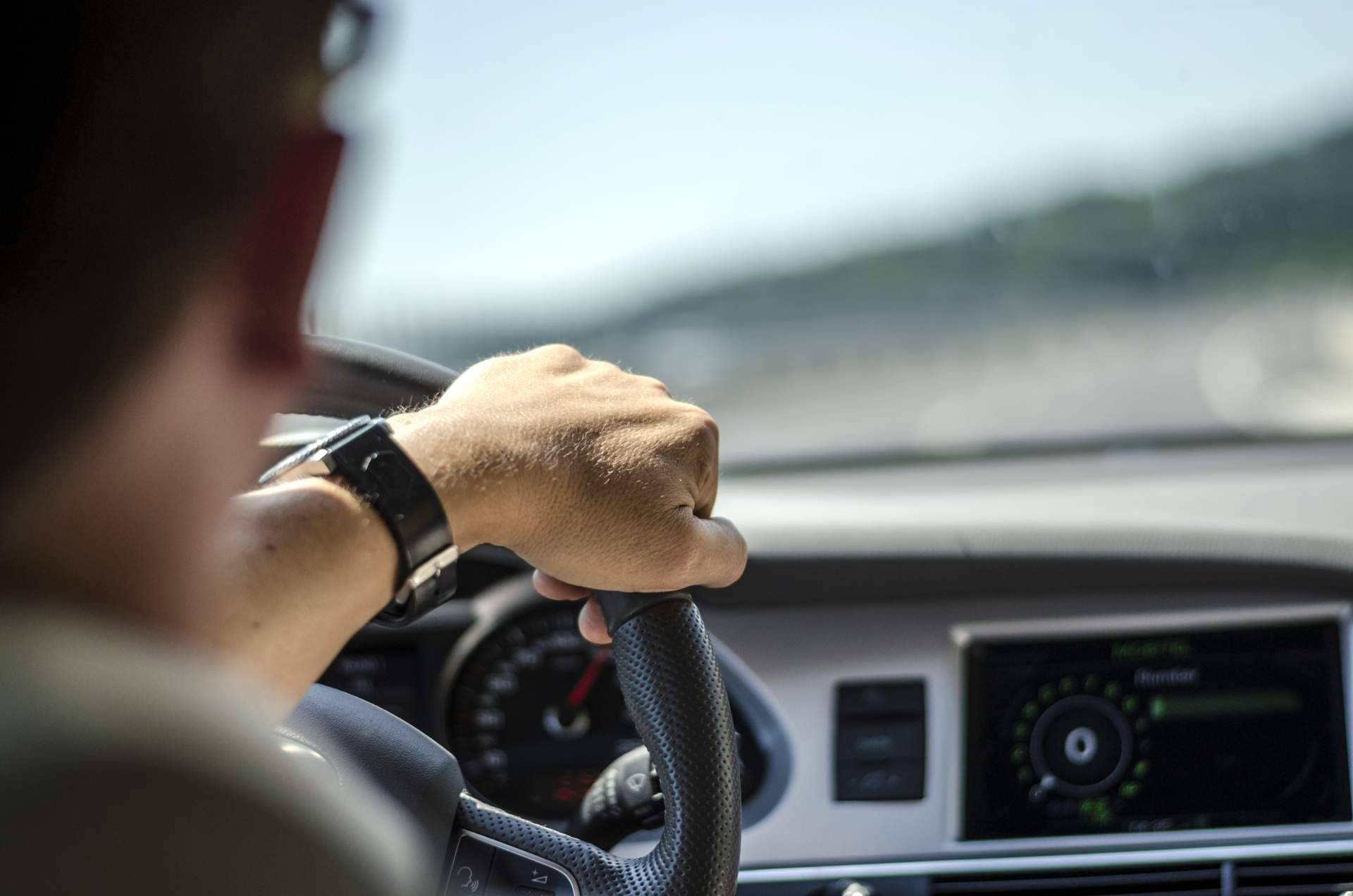 Una solución popular entre los consumidores es el renting de coches