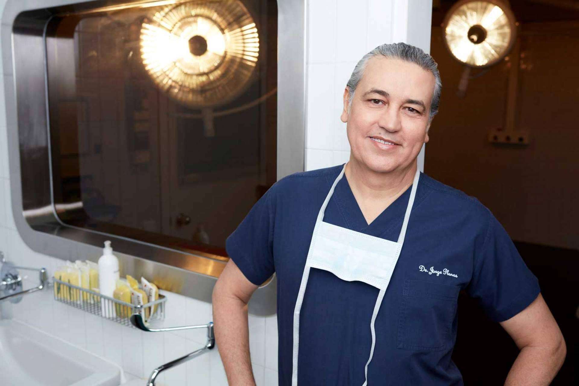 El aumento mamario con grasa propia, tratamiento totalmente natural de la mano del Dr. Jorge Planas