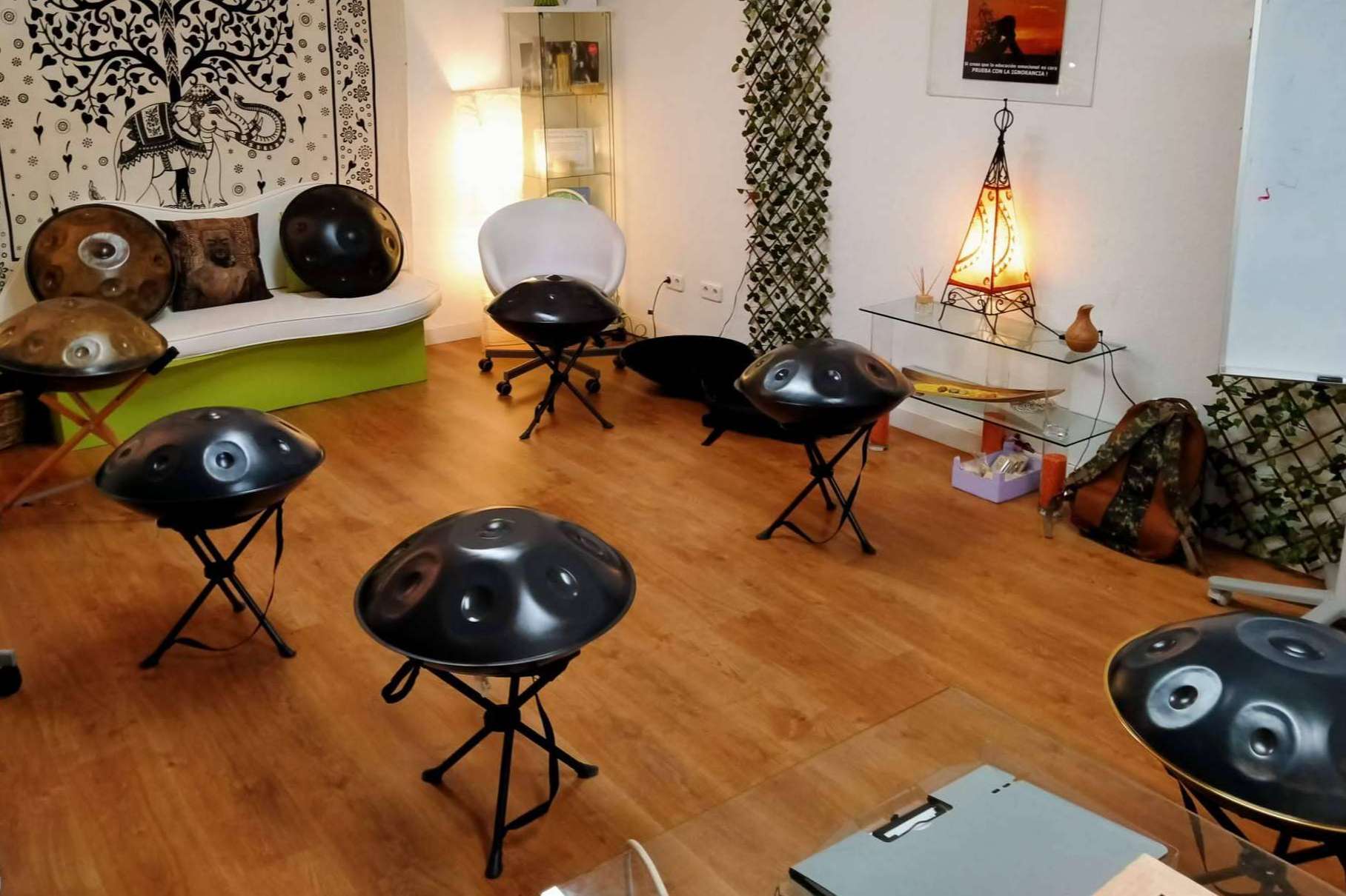 Talleres para aprender a tocar el handpan, el instrumento del siglo XXI en Handpan.es