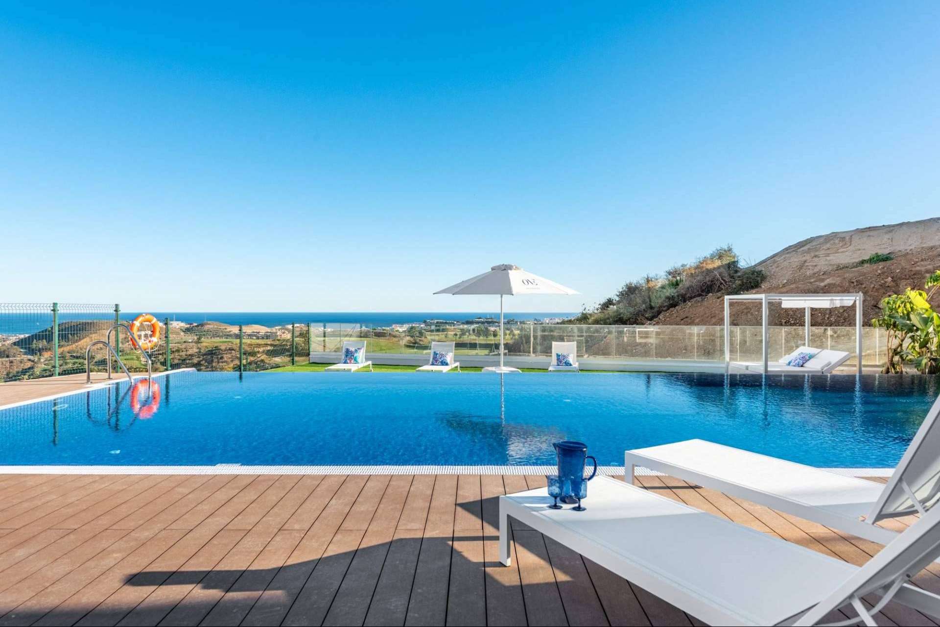Adquirir inmuebles en la Costa del Sol con el asesoramiento del departamento de promoción y obra nueva de LV Real Estate & Architecture