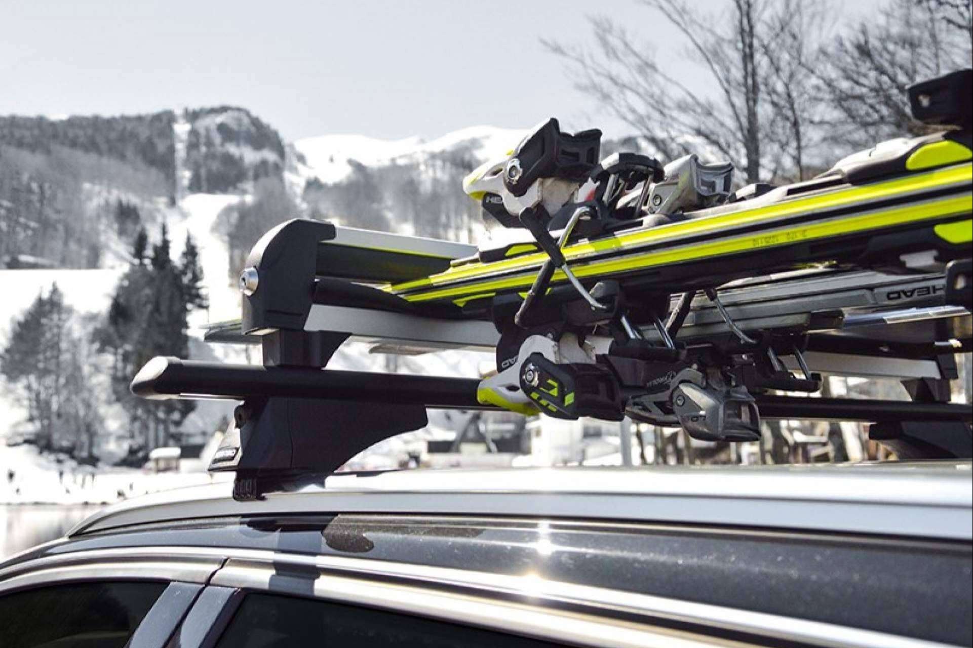 El equipo que no le puede faltar a ningún aficionado al esquí y snowboard en sus próximas salidas a la nieve es el portaesquís