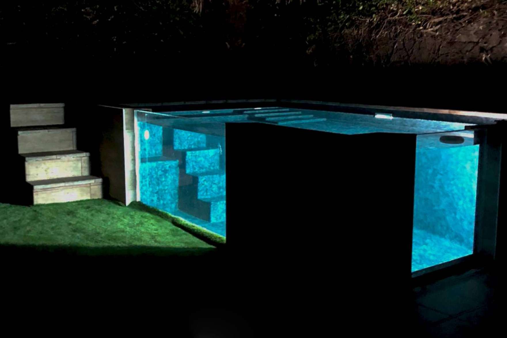 Los beneficios de contar con una piscina elevada con cristal de la mano de Esencial Pool