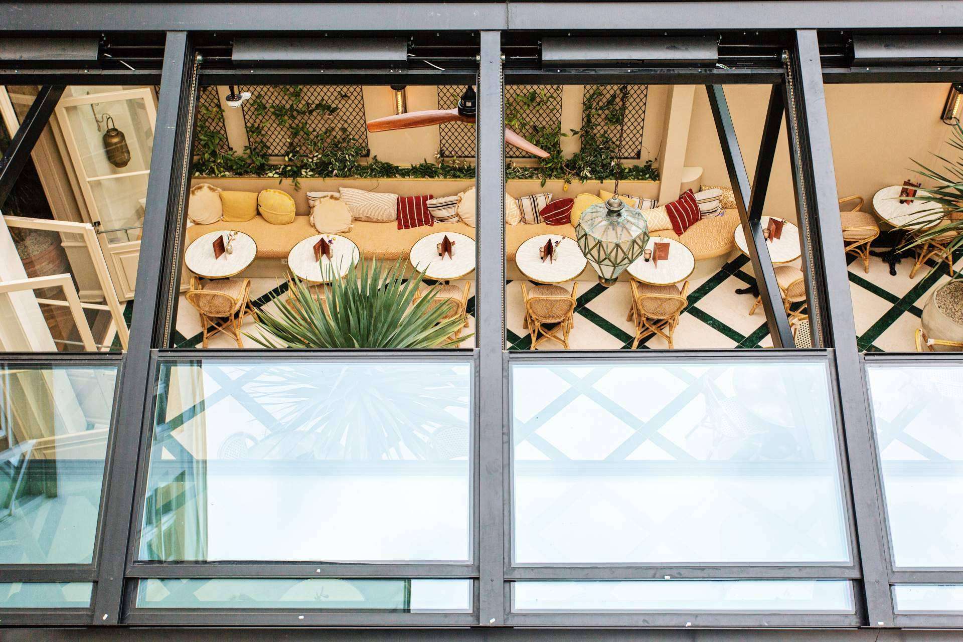 Airclos, cubrir la terraza de un negocio para disfrutarla todo el año