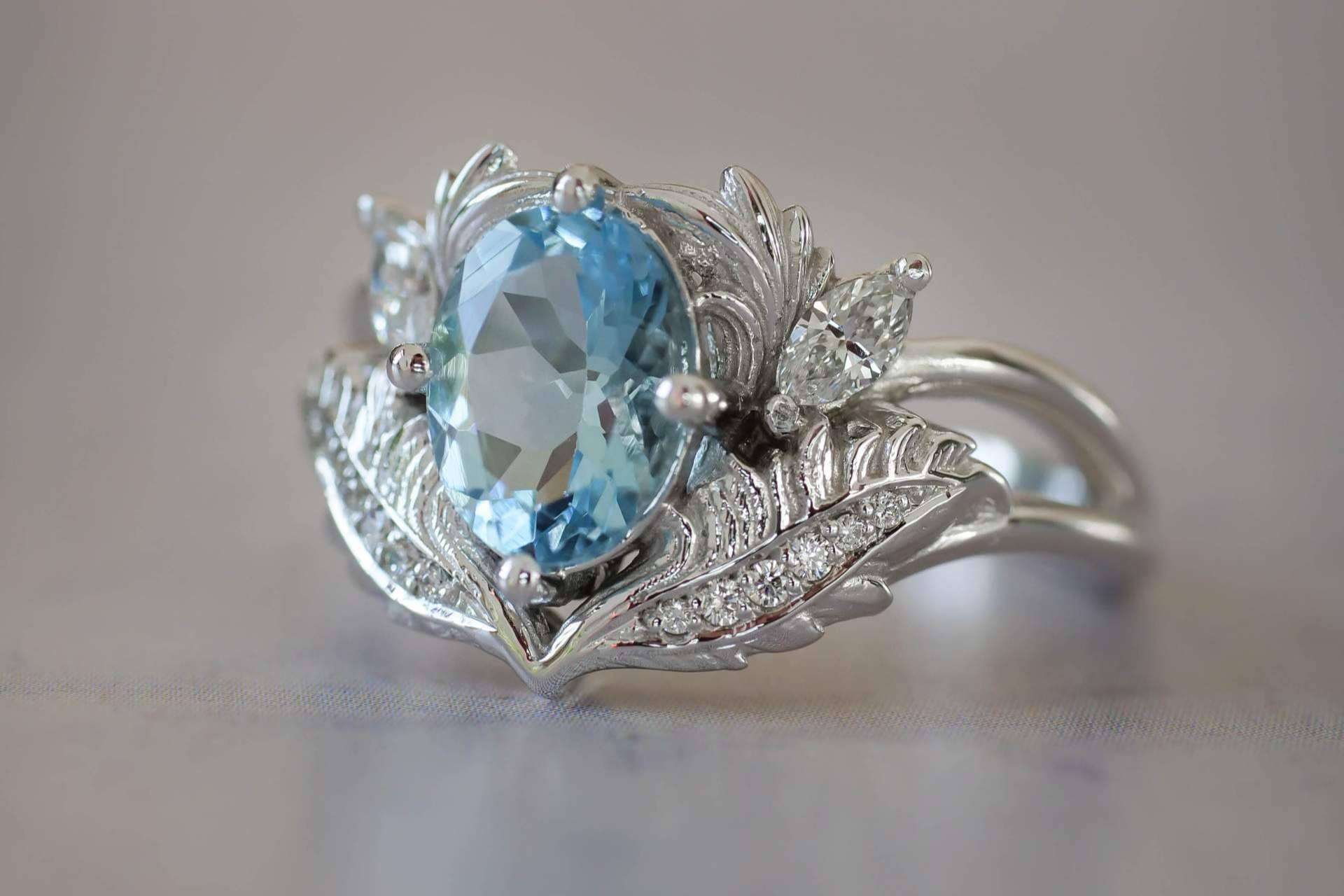 La firma familiar Eden Garden Jewelry ayuda a encontrar la talla exacta para el anillo de compromiso