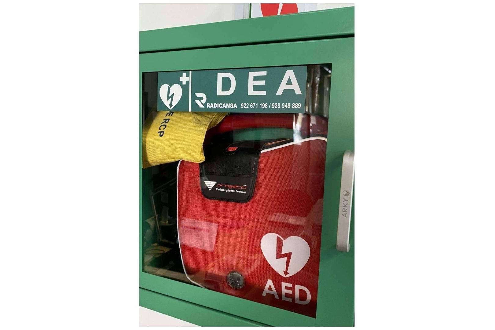 Desfibriladores DESA en venta o alquiler para cualquier centro público o privado de la mano de Radicansa