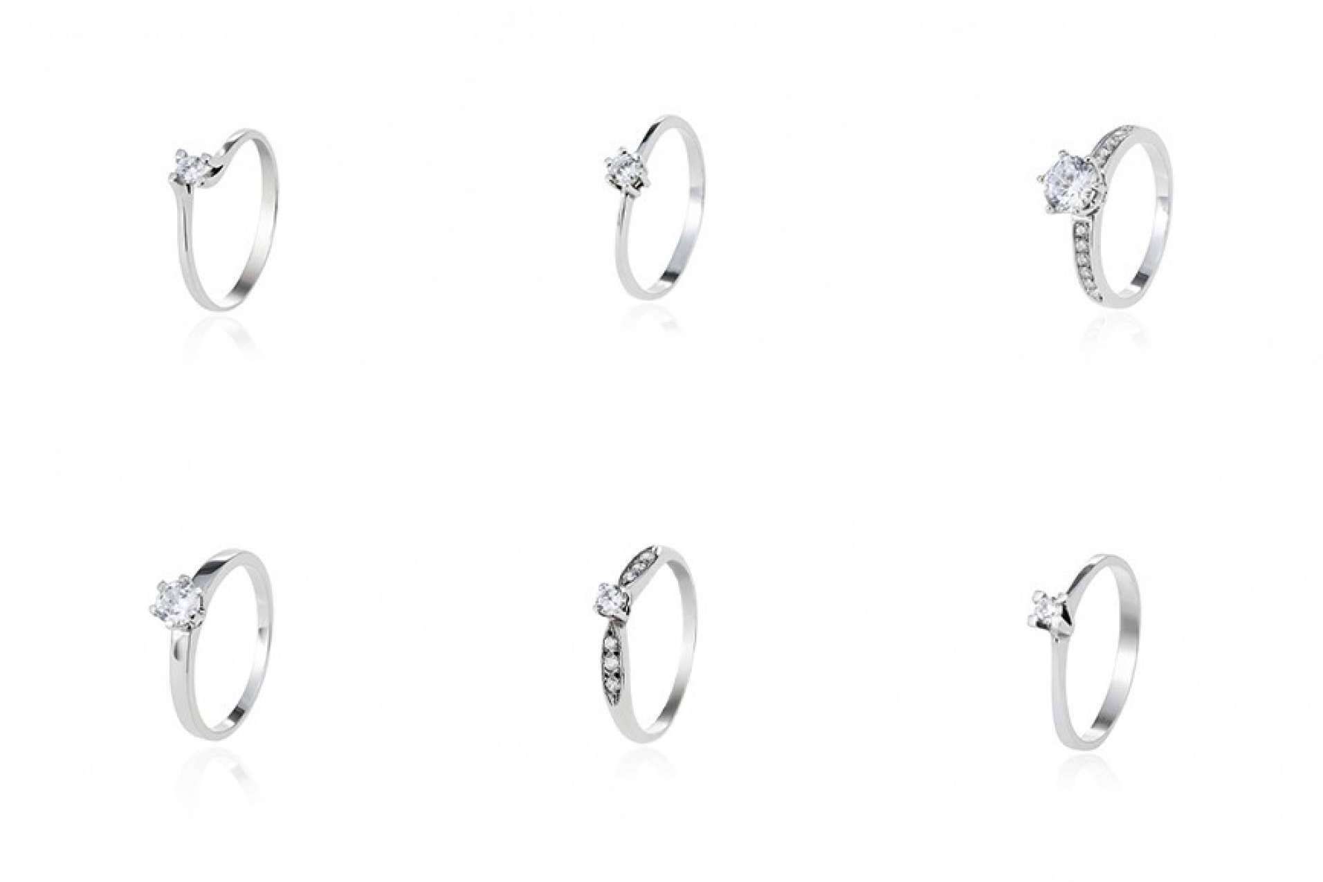Los anillos de pedida elegantes que ofrece Luz de Alba Joyas